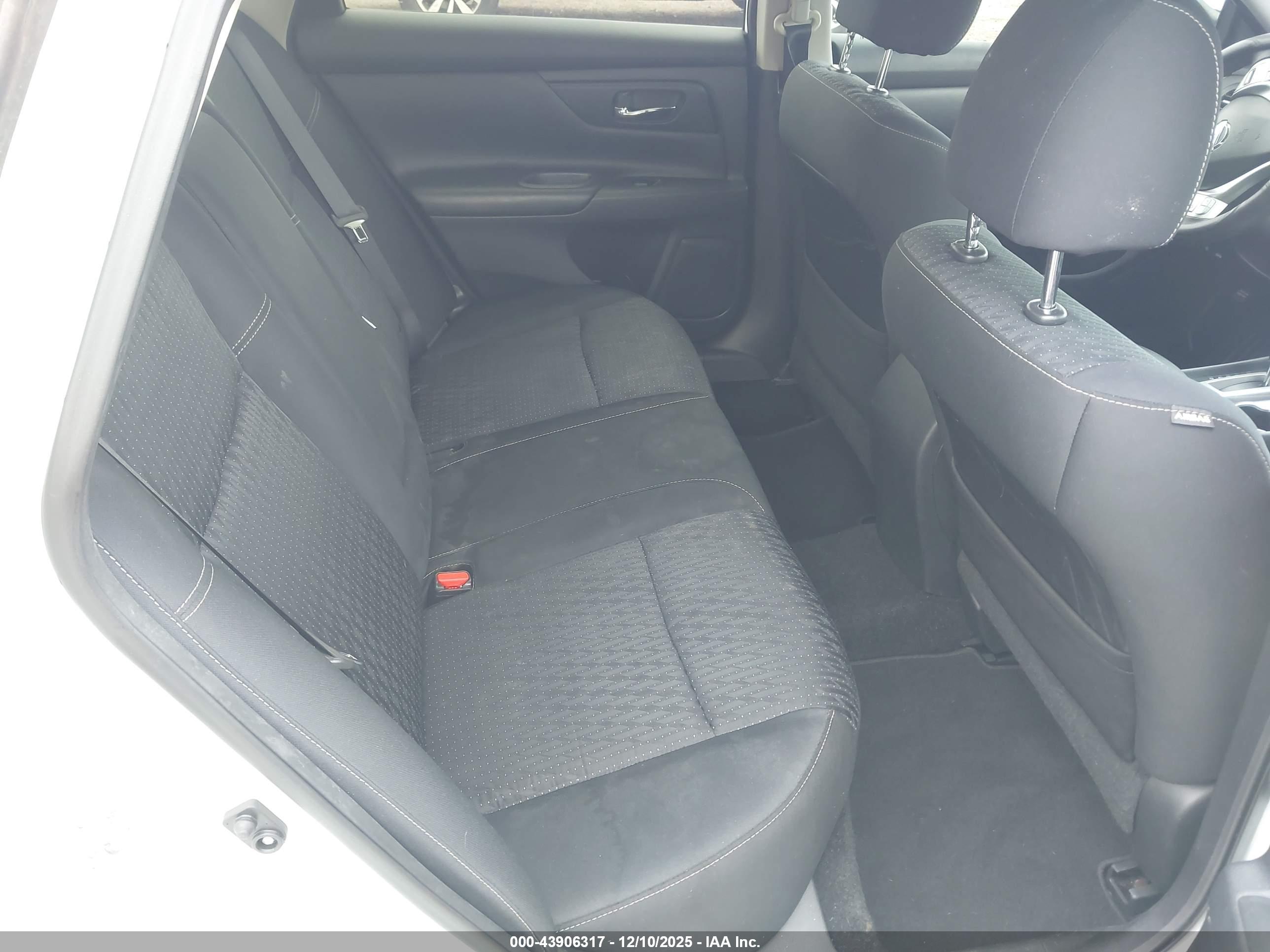 NISSAN ALTIMA image 8