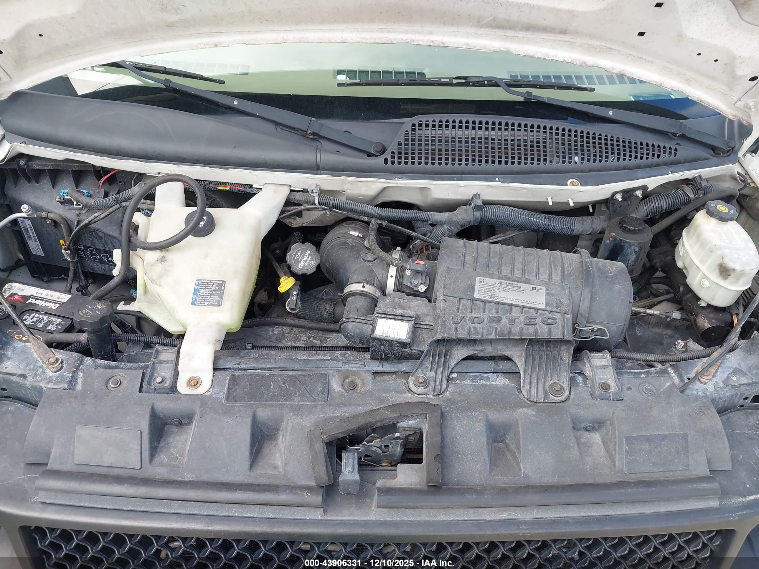 CHEVROLET EXPRESS image 10