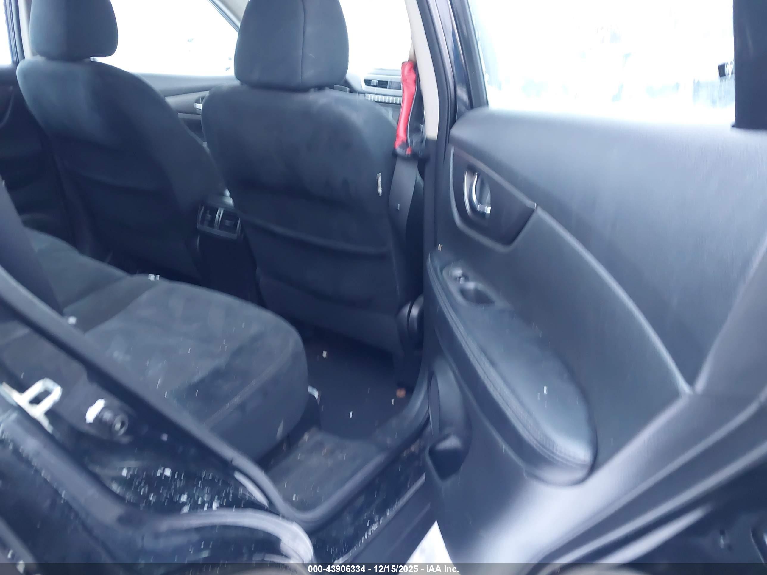 NISSAN ROGUE image 8