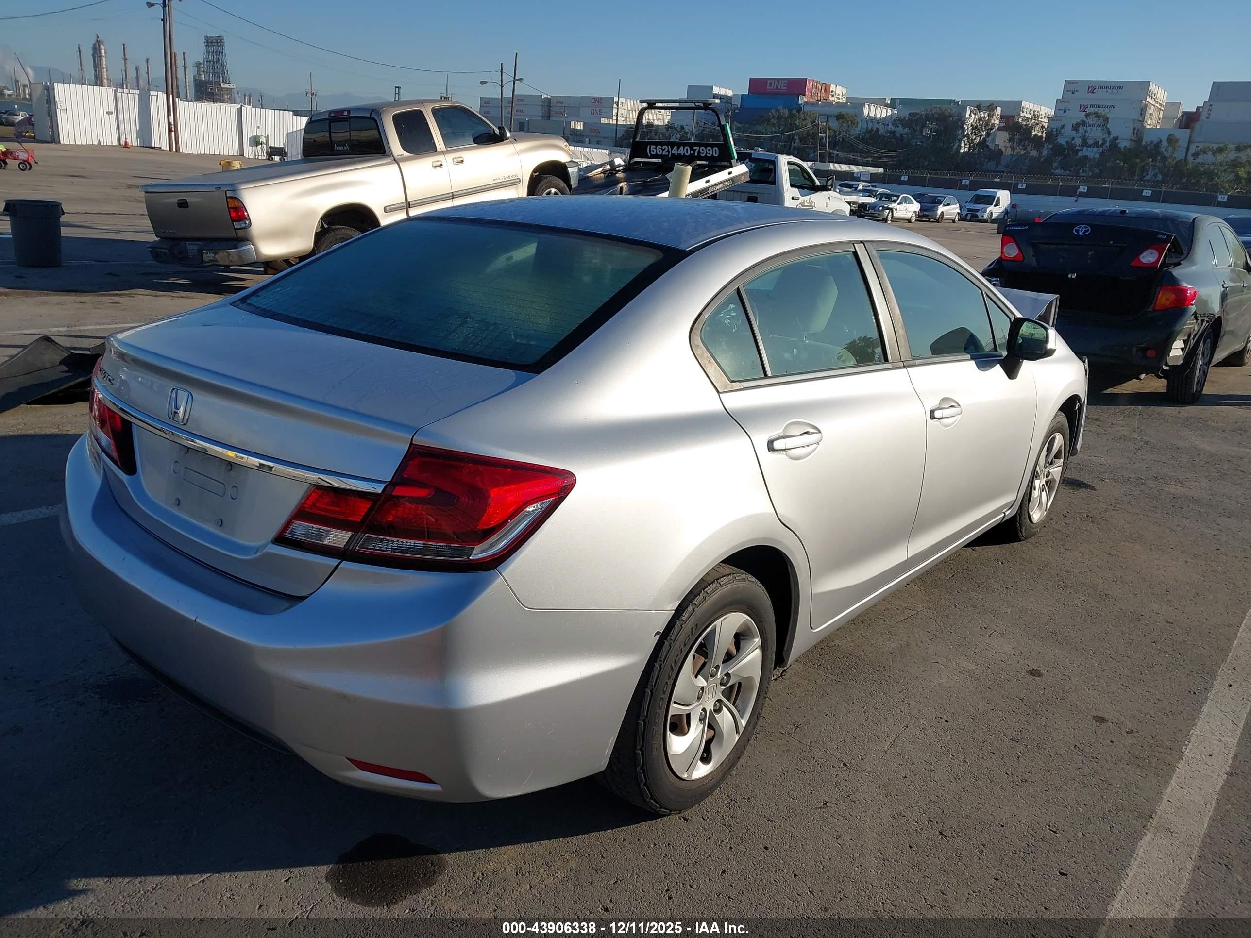 HONDA CIVIC image 4
