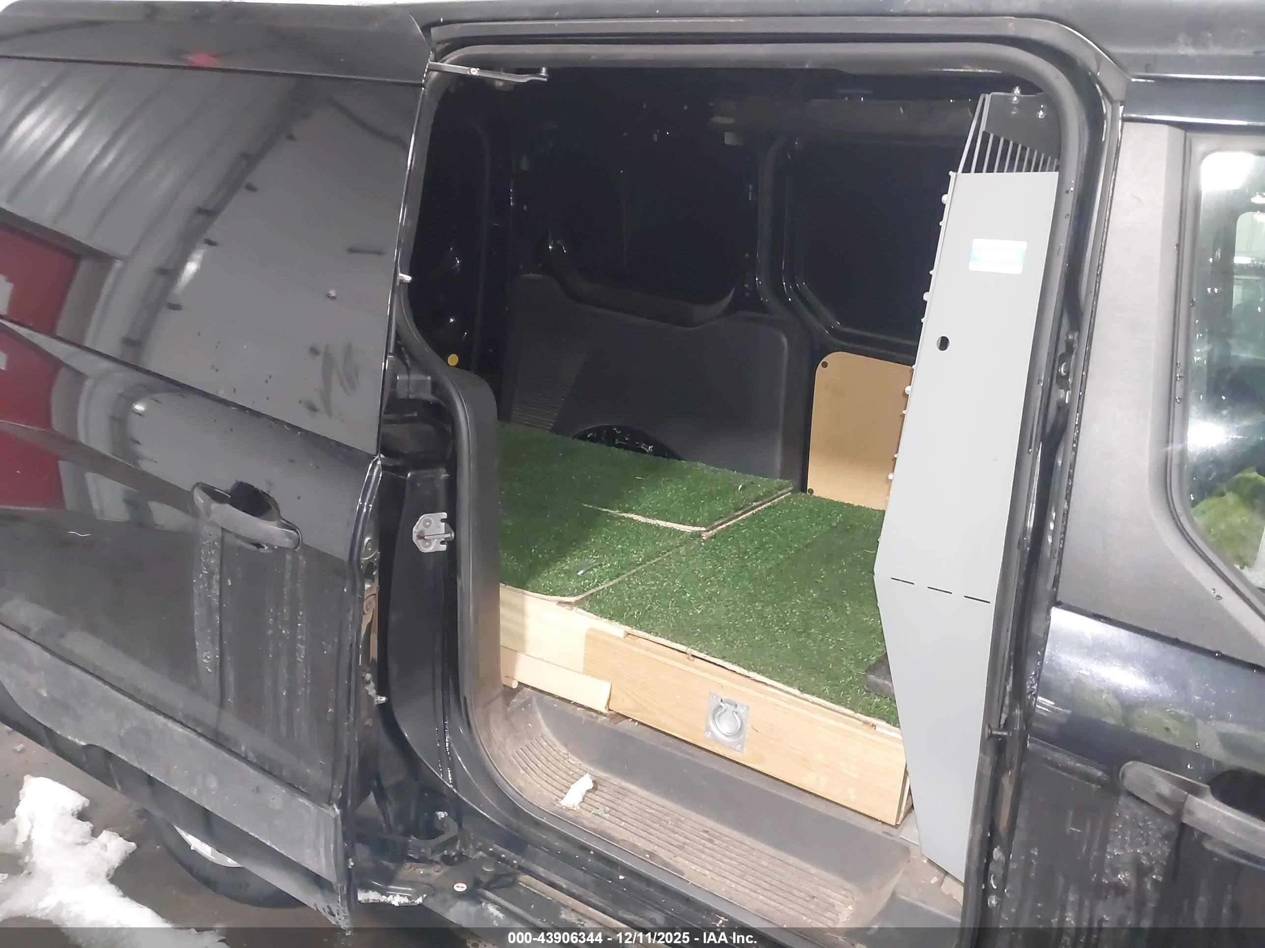FORD TRANSIT image 8