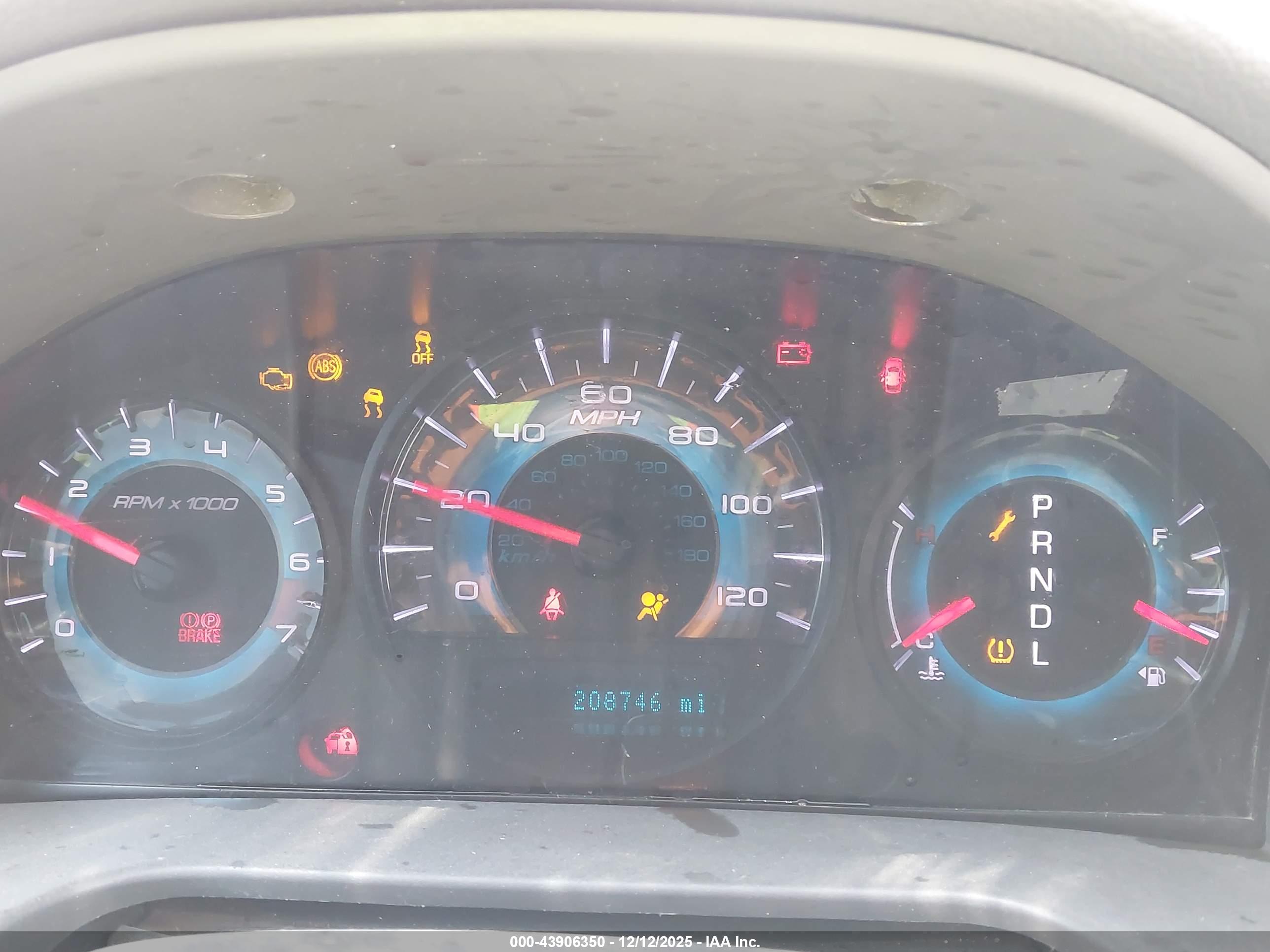 FORD FUSION image 7