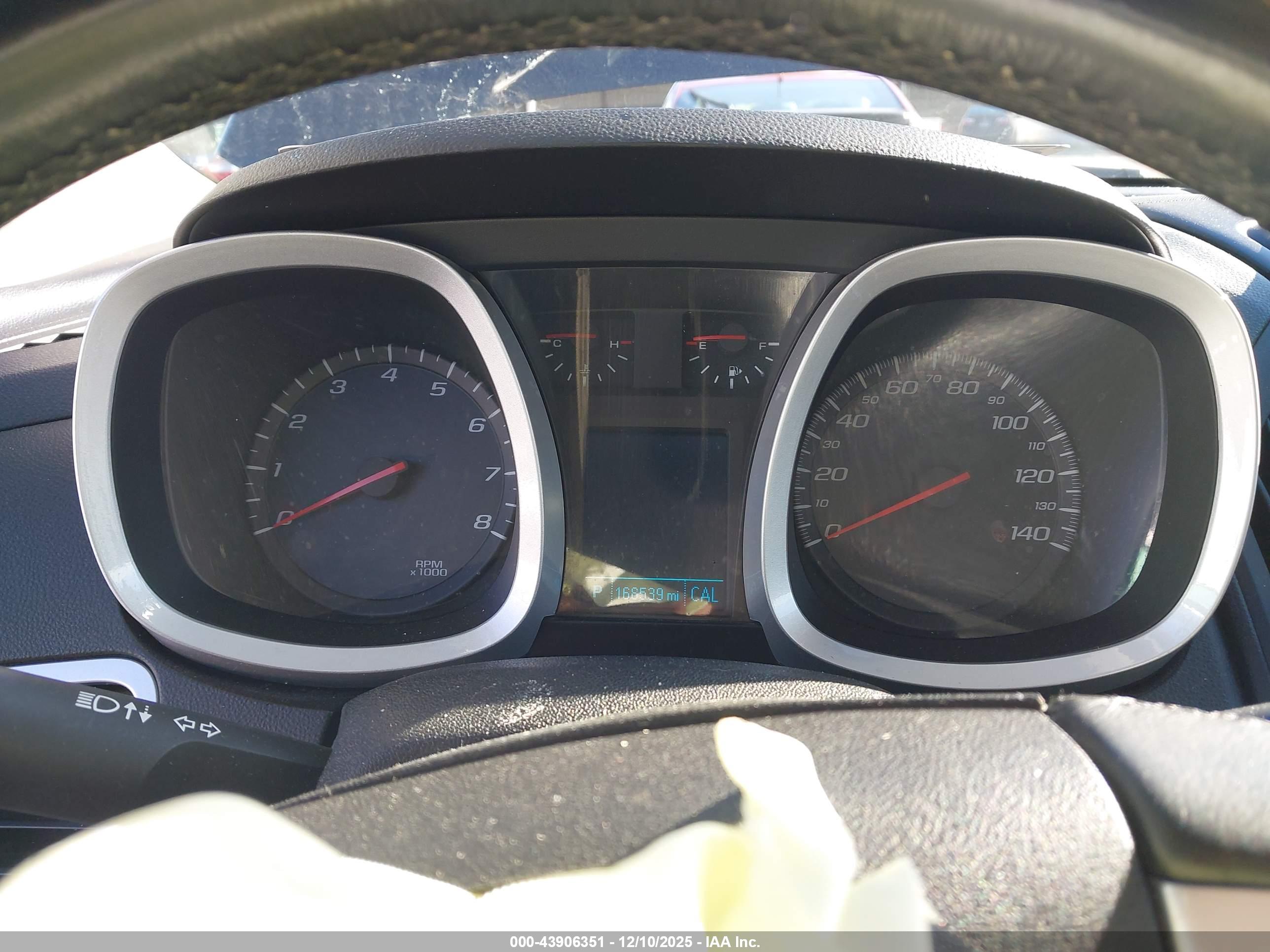 CHEVROLET EQUINOX image 7