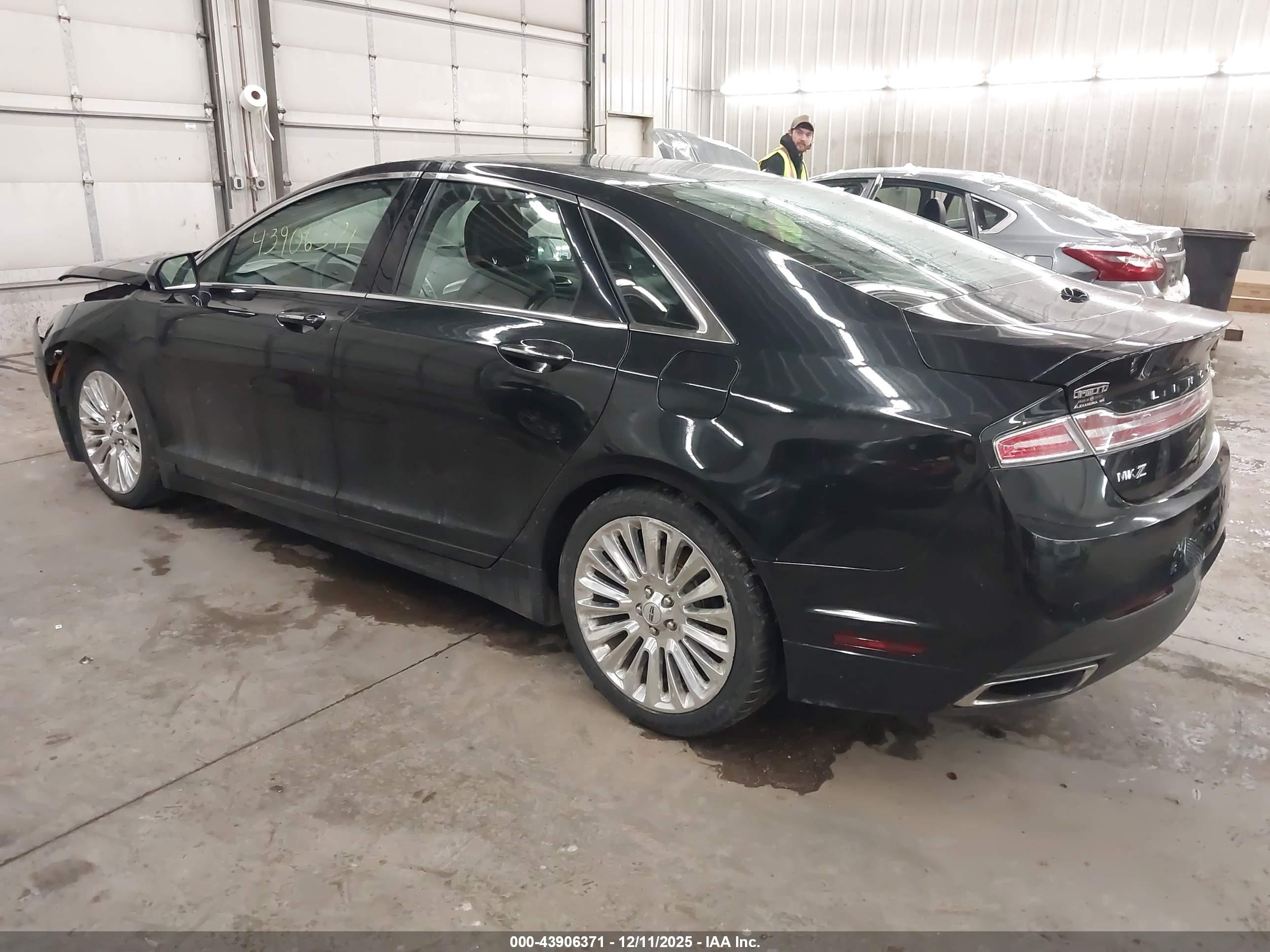 LINCOLN MKZ image 3