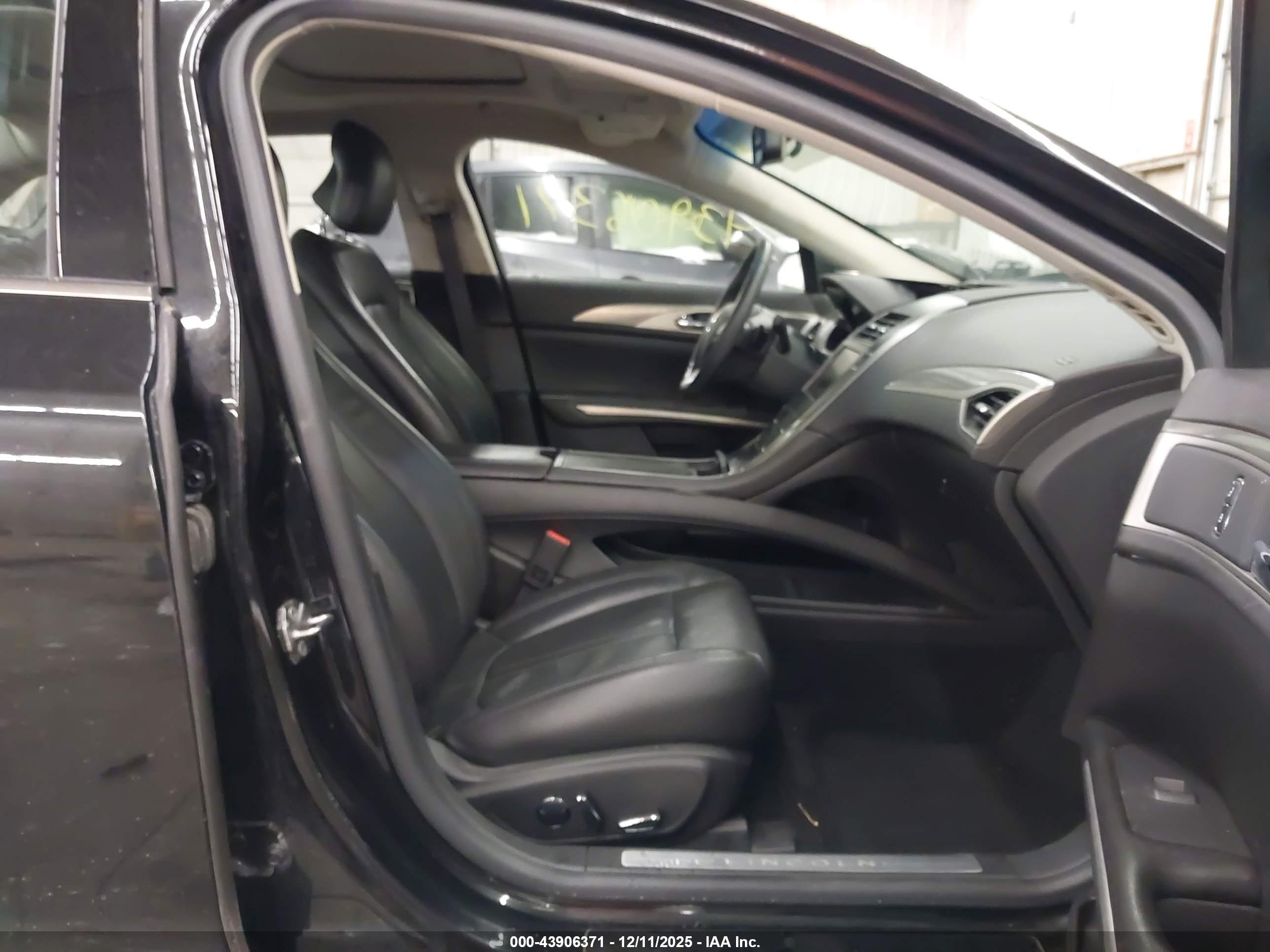 LINCOLN MKZ image 5