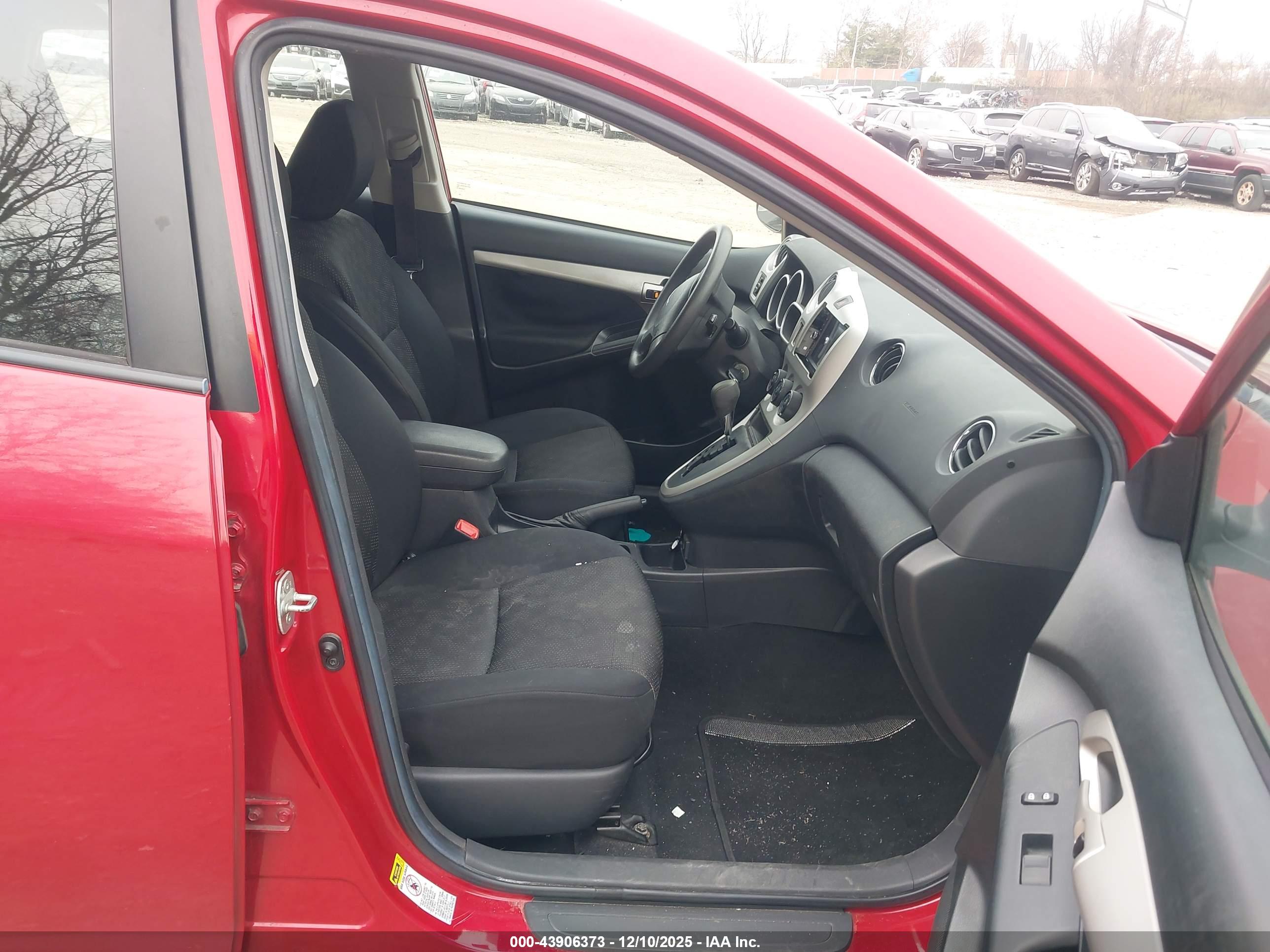 PONTIAC VIBE image 5