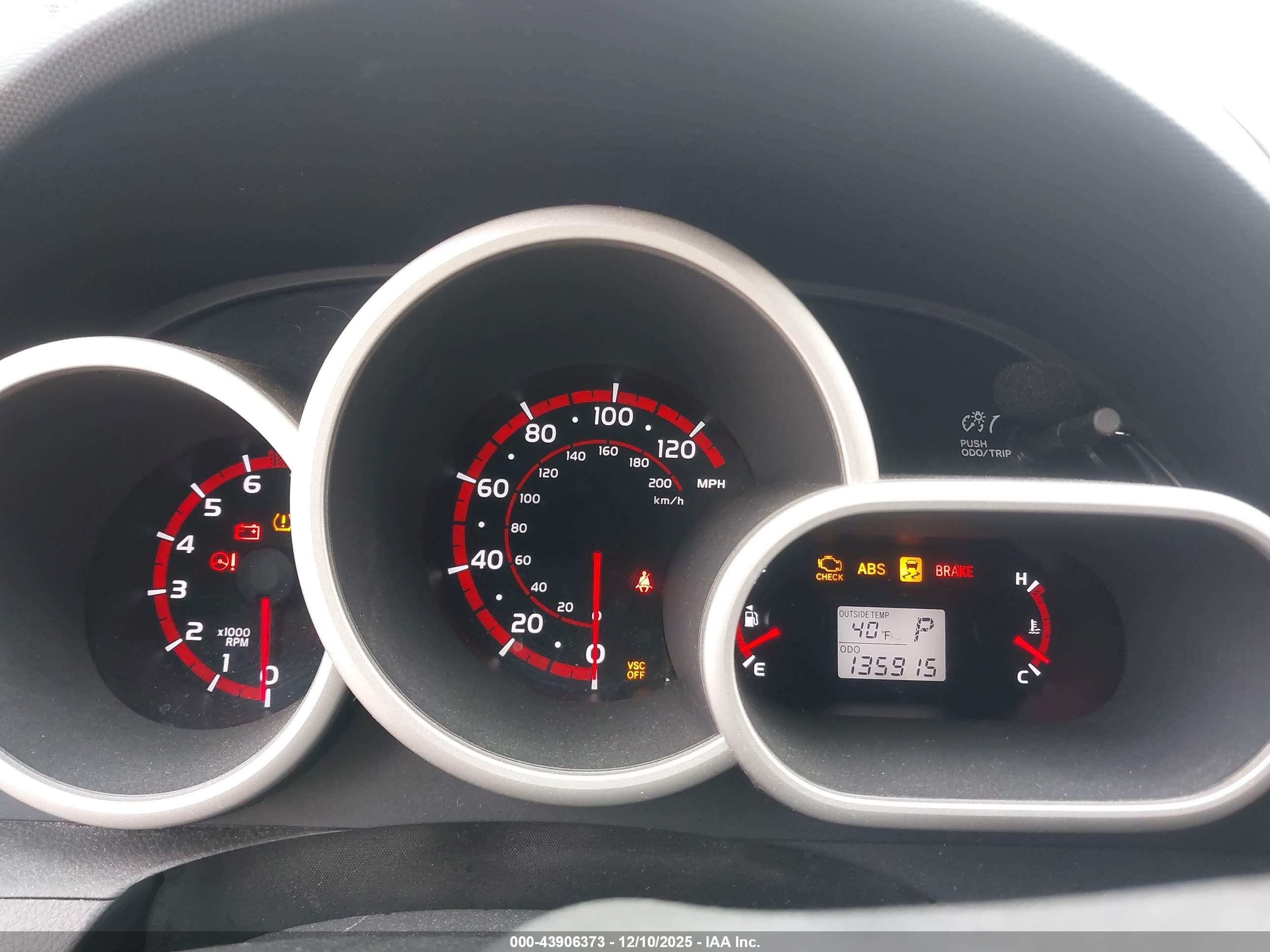 PONTIAC VIBE image 7