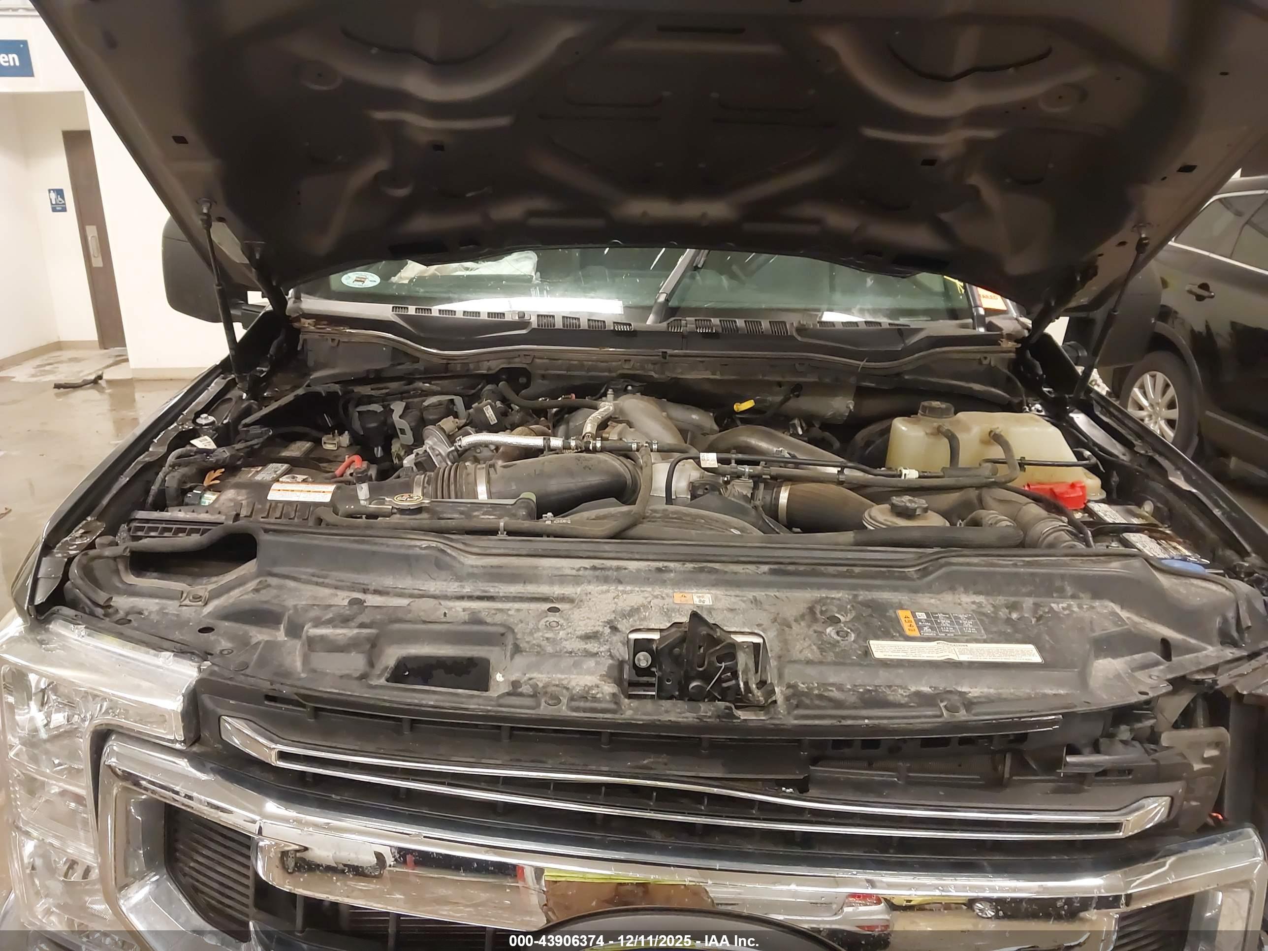 FORD F-250 image 10