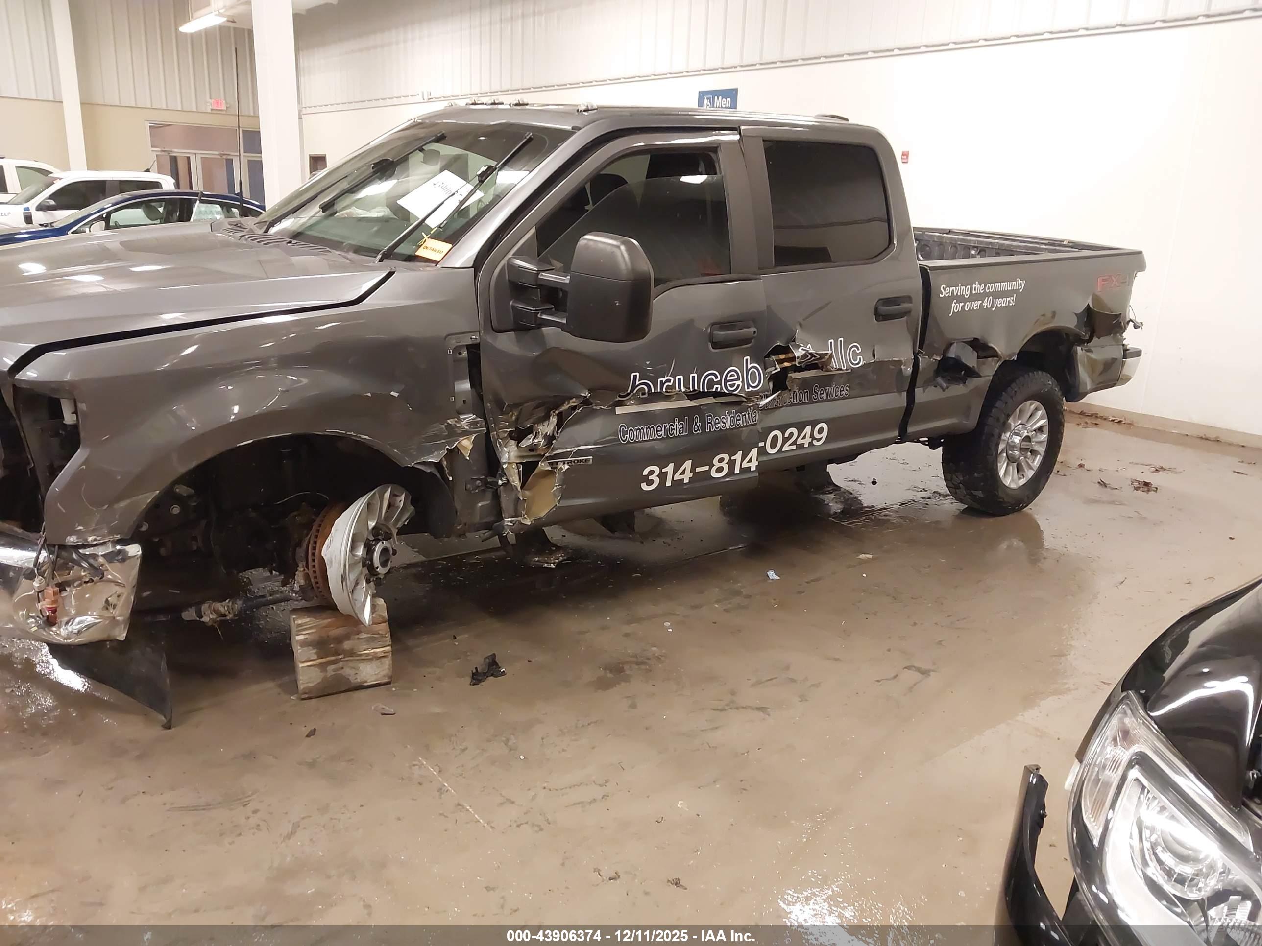 FORD F-250 image 6