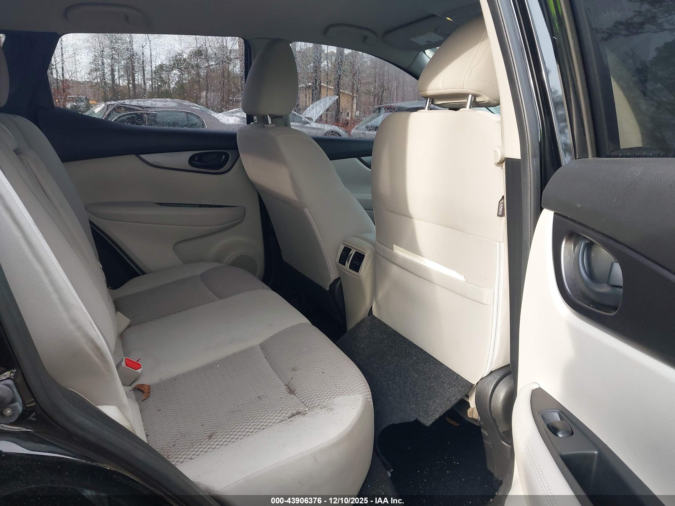 NISSAN ROGUE image 8