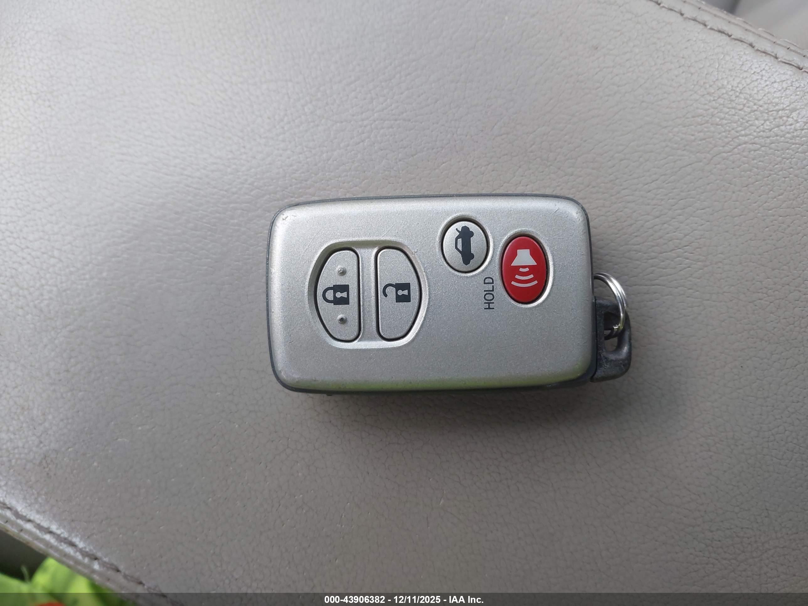 TOYOTA CAMRY image 11