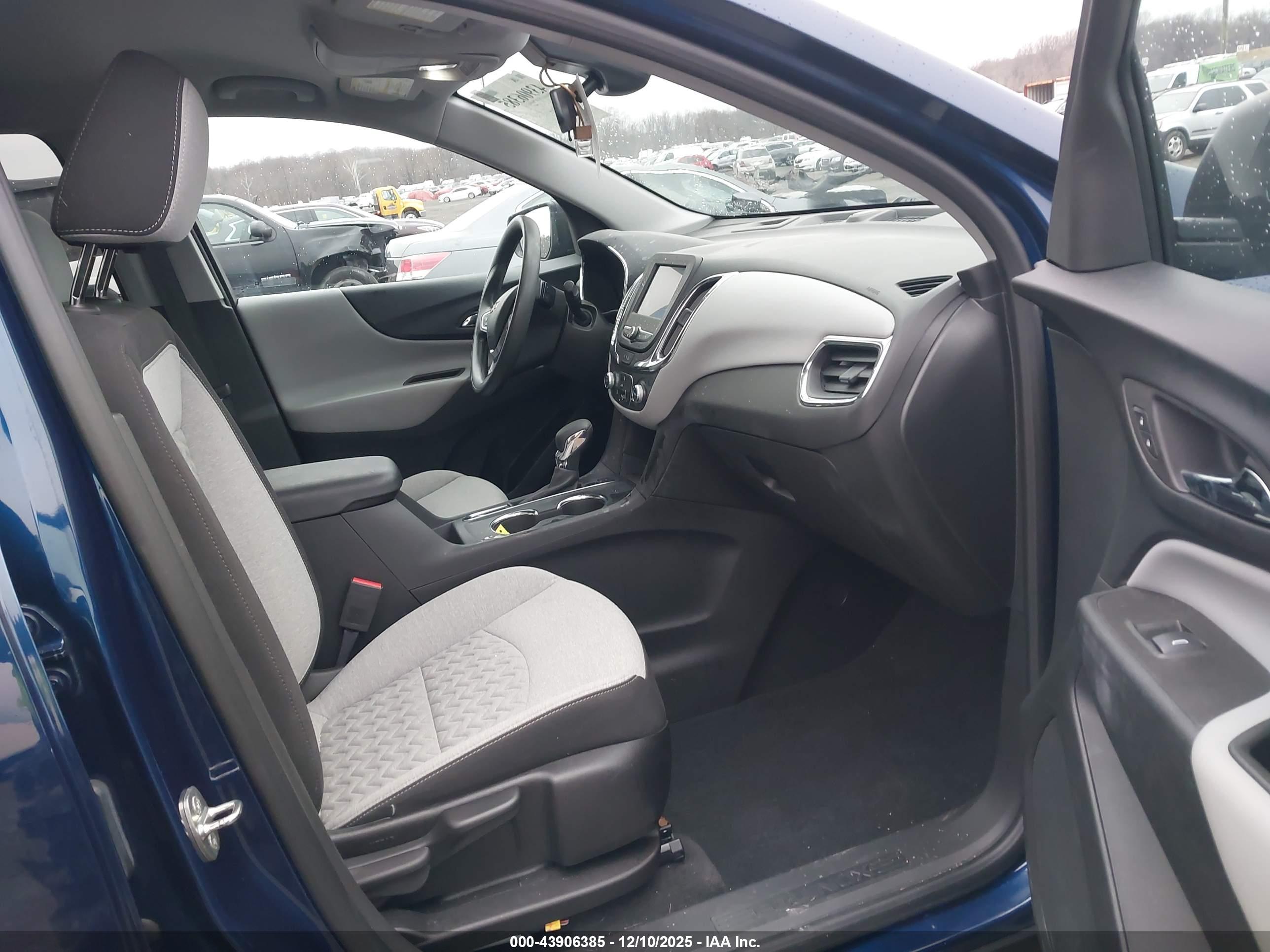 CHEVROLET EQUINOX image 5