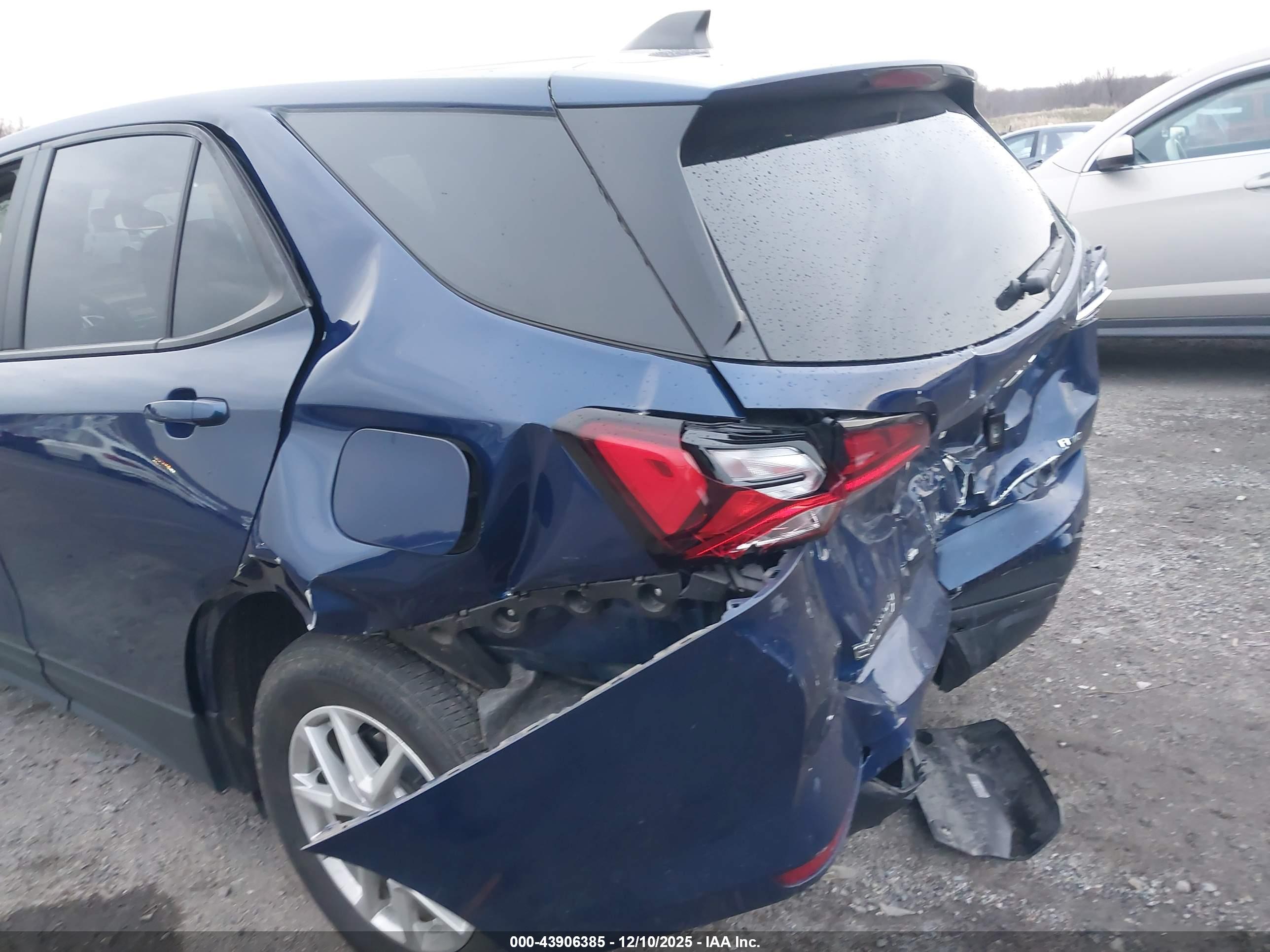 CHEVROLET EQUINOX image 6
