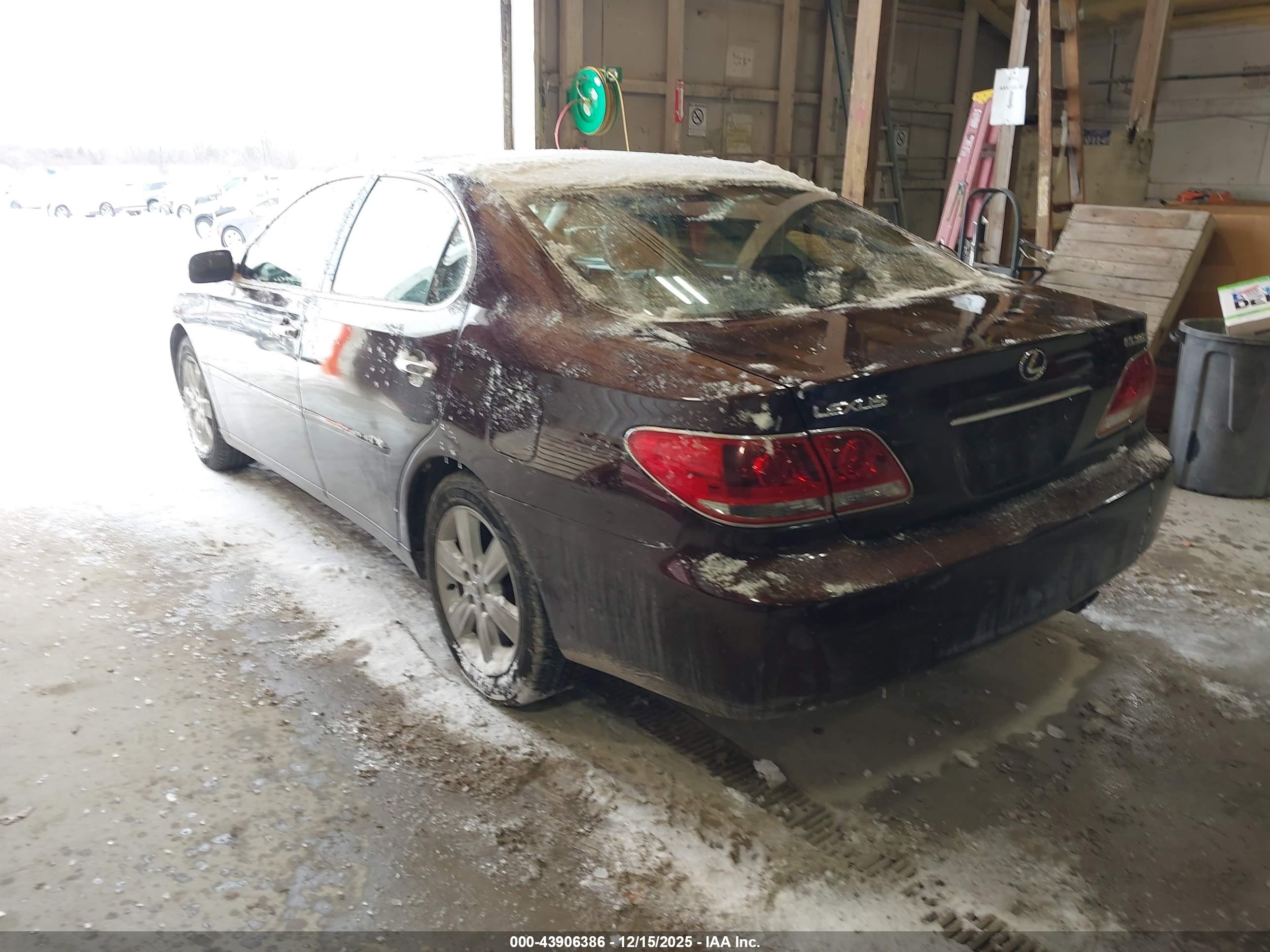 LEXUS ES image 3
