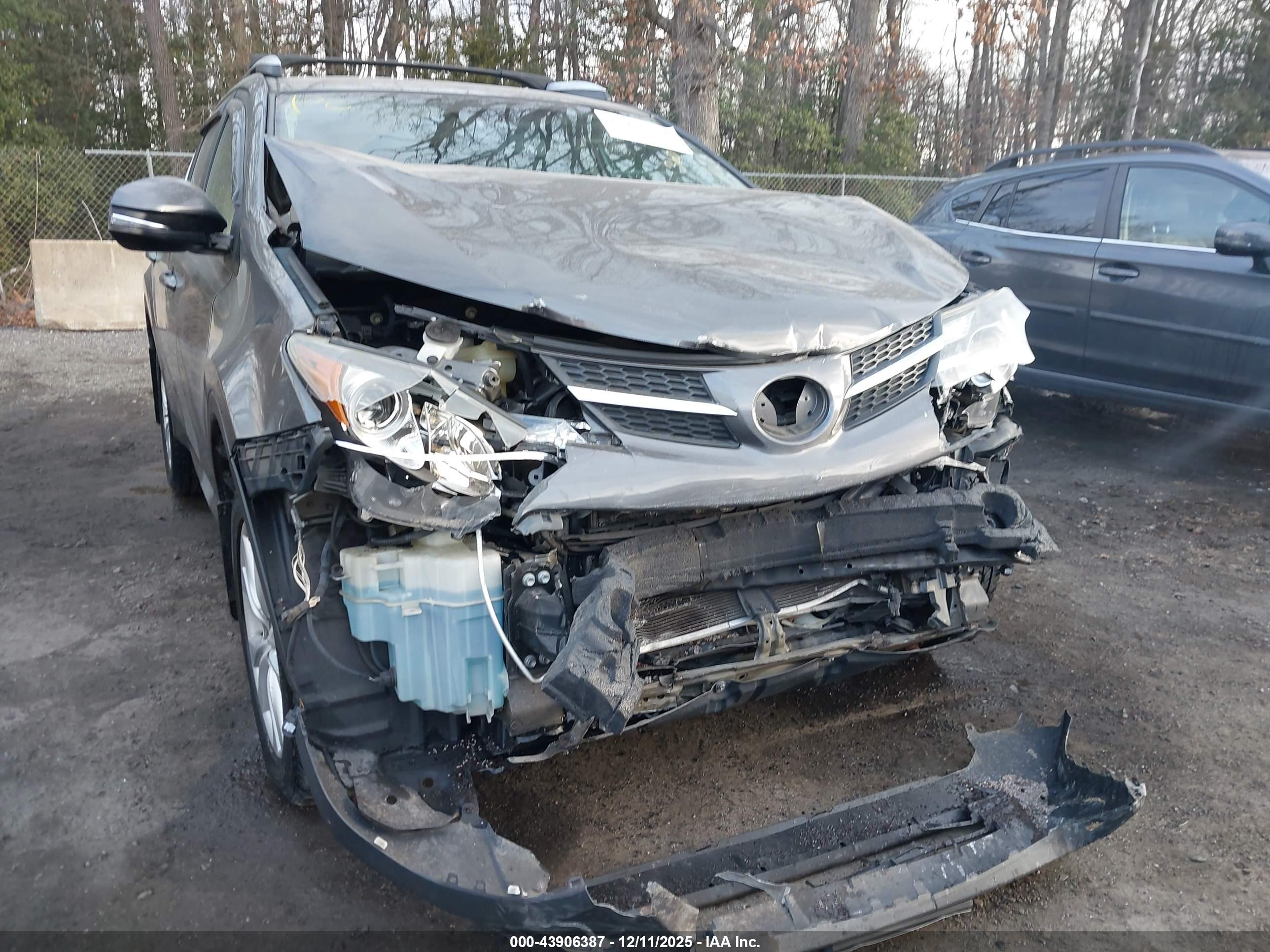 TOYOTA RAV4 image 6
