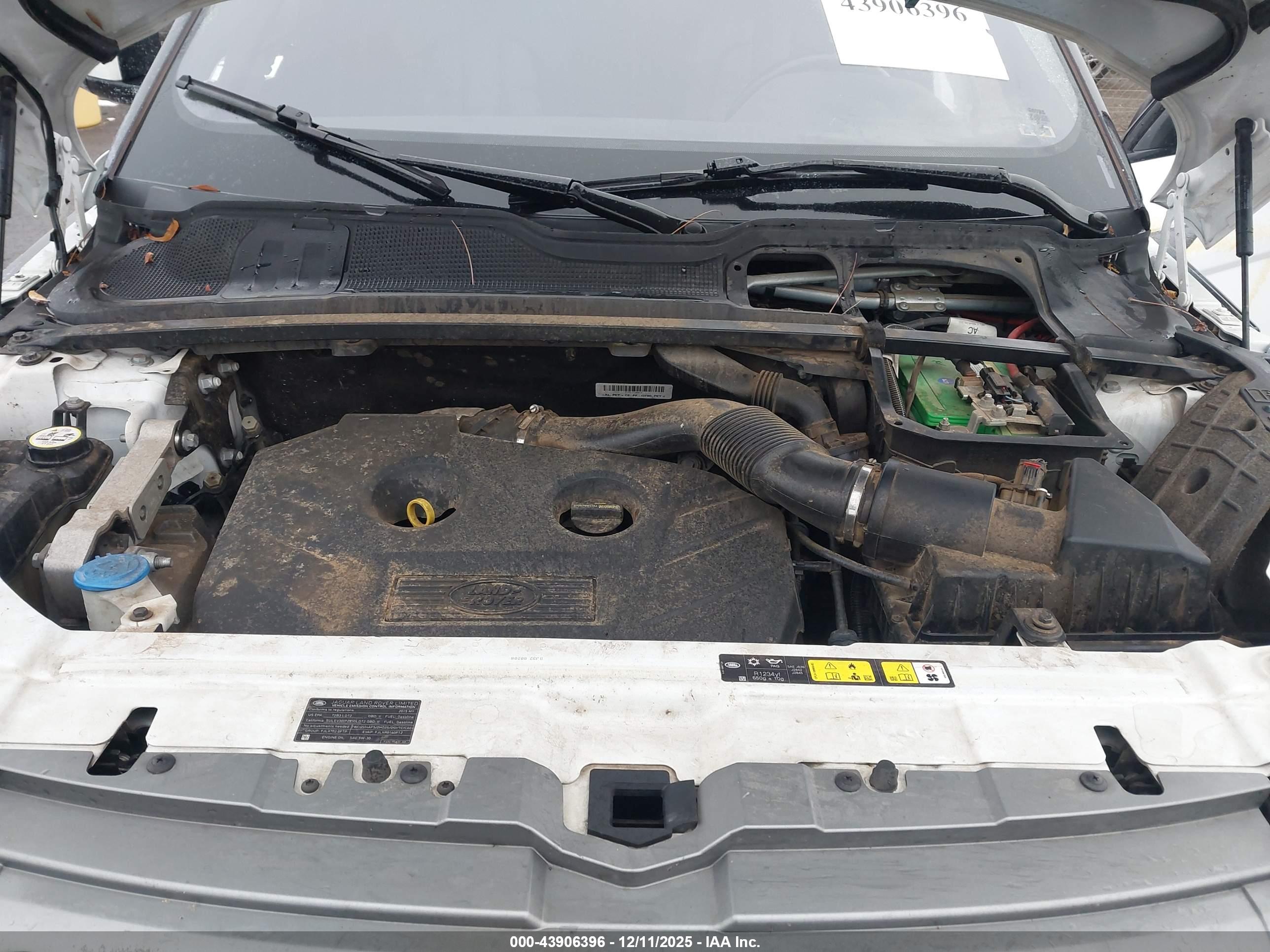 LAND ROVER image 10