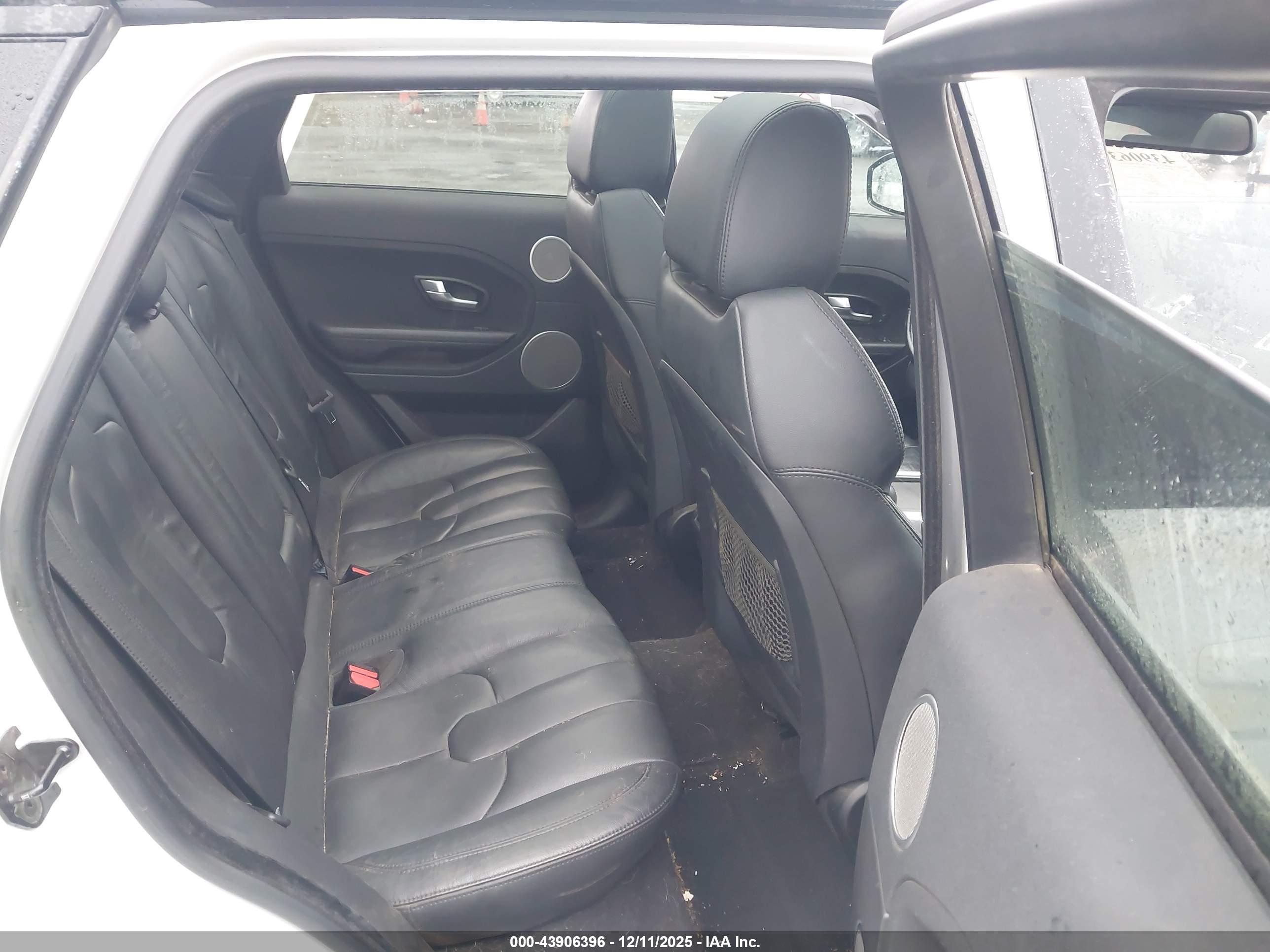 LAND ROVER image 8