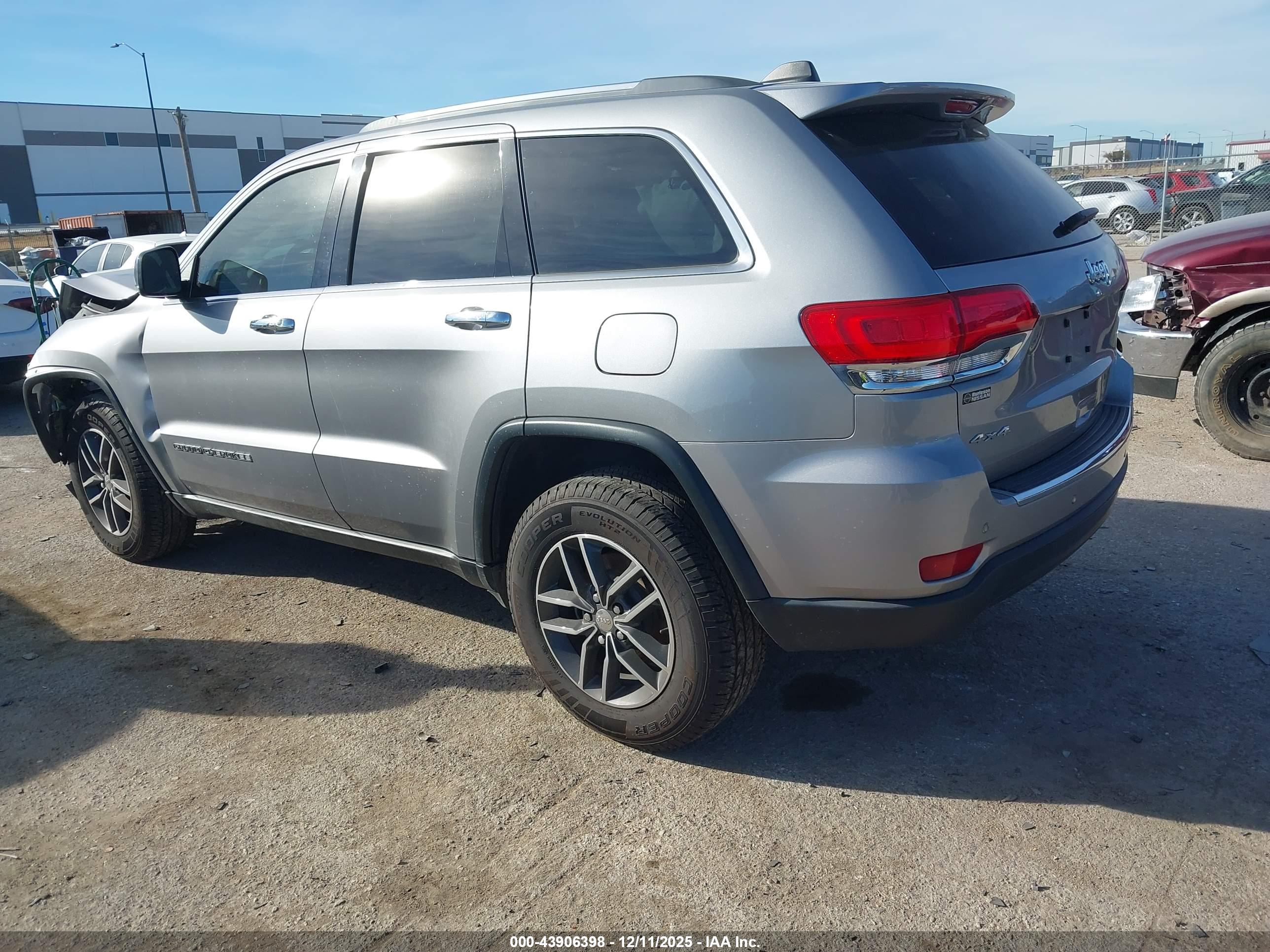 JEEP GRAND image 3