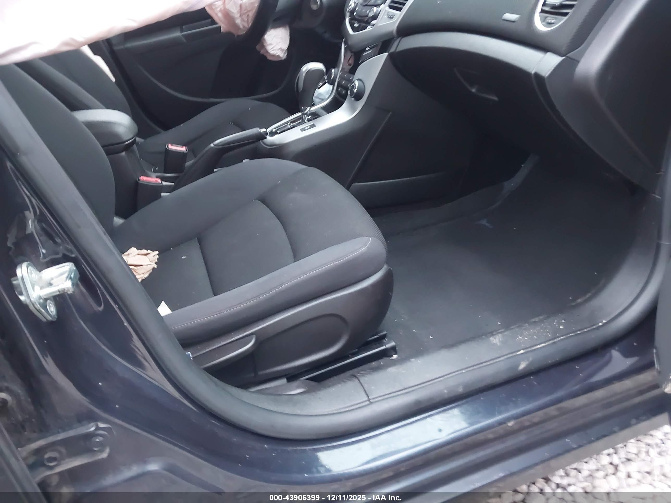 CHEVROLET CRUZE image 5