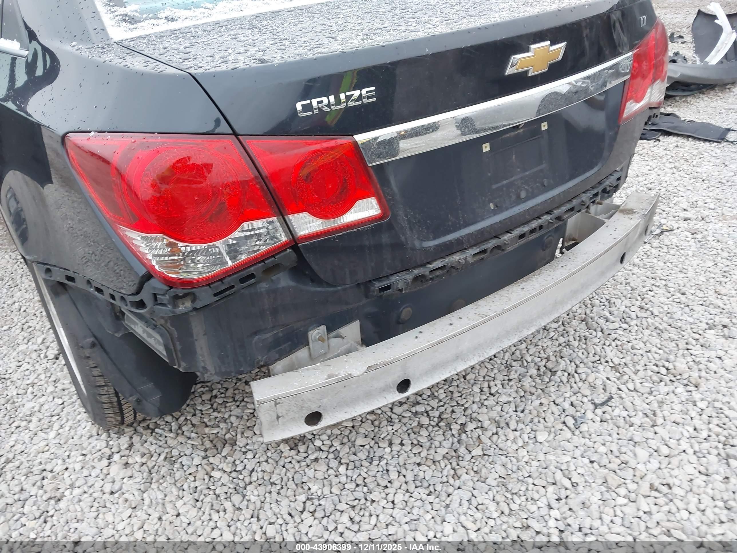 CHEVROLET CRUZE image 6