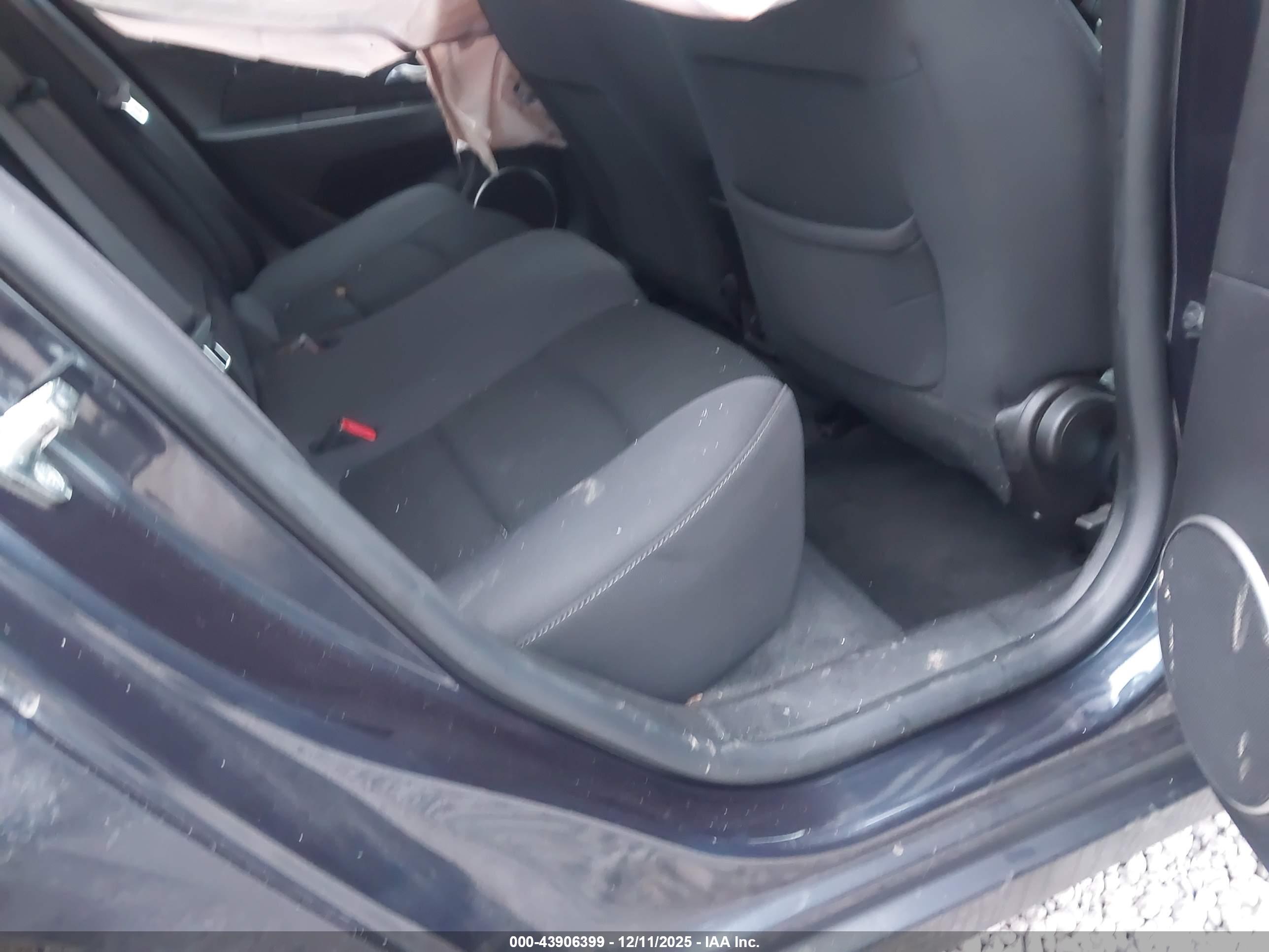 CHEVROLET CRUZE image 8
