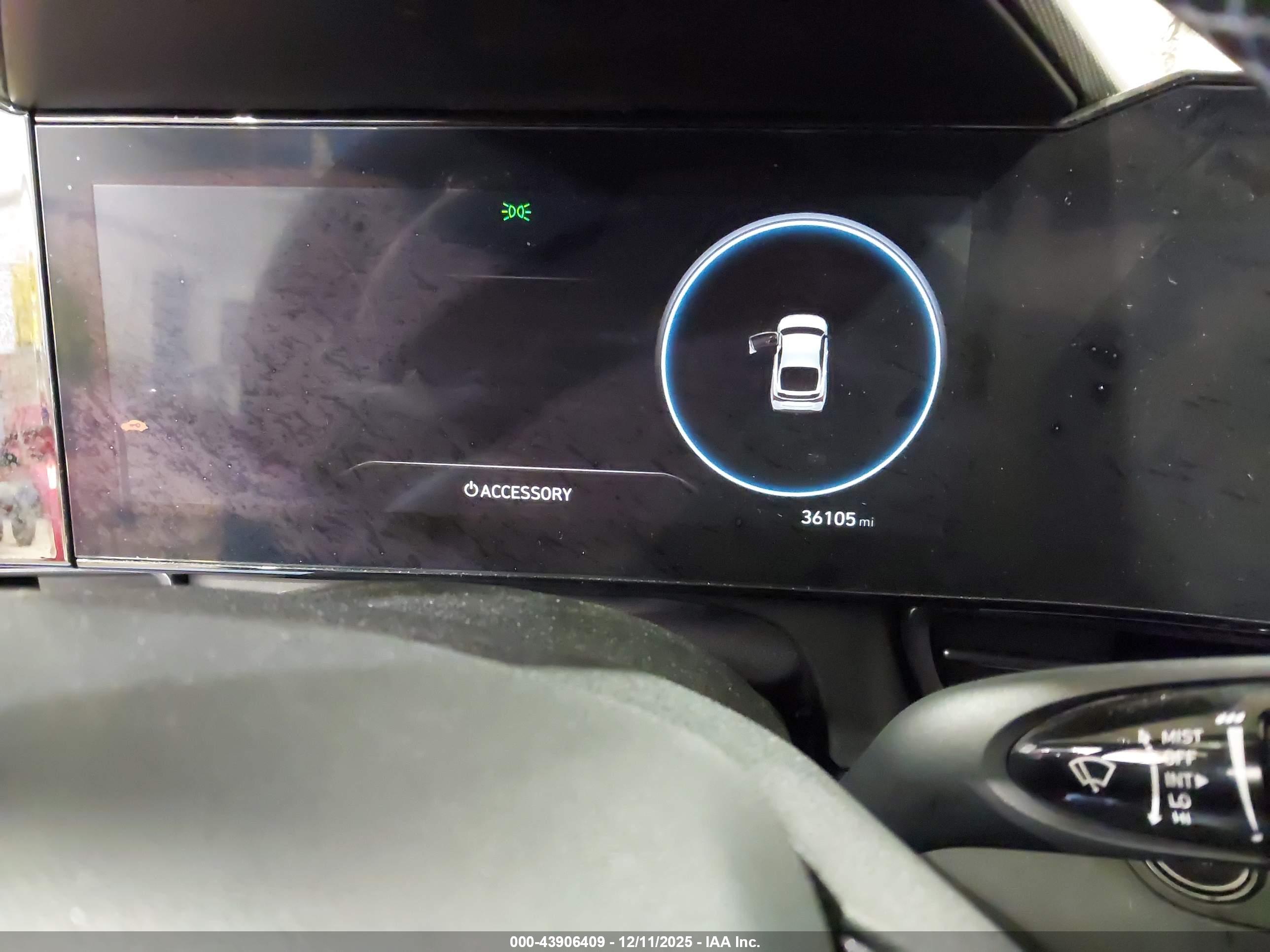 HYUNDAI ELANTRA image 7