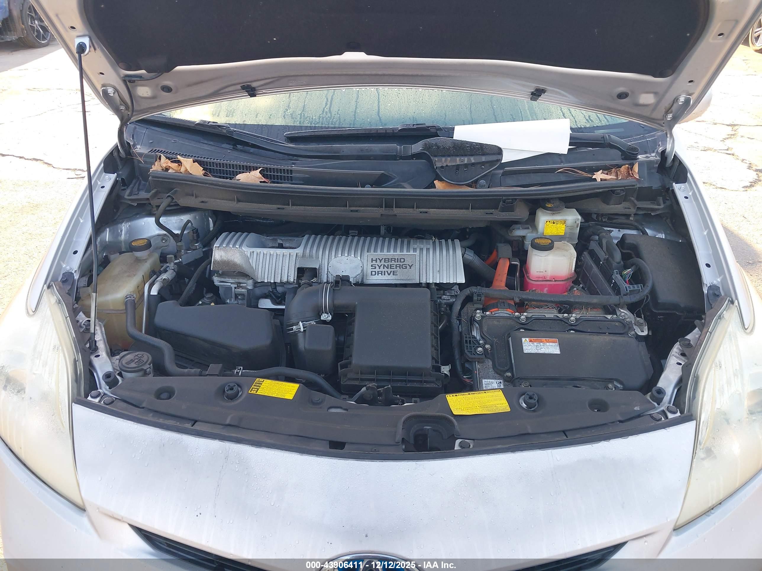 TOYOTA PRIUS image 10