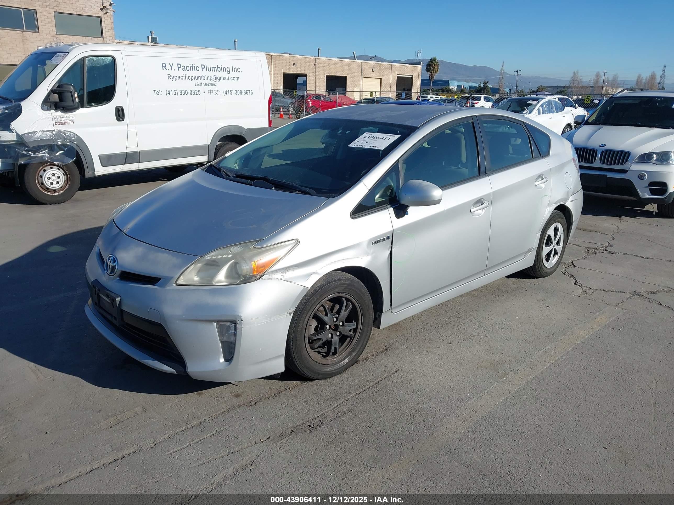 TOYOTA PRIUS image 2