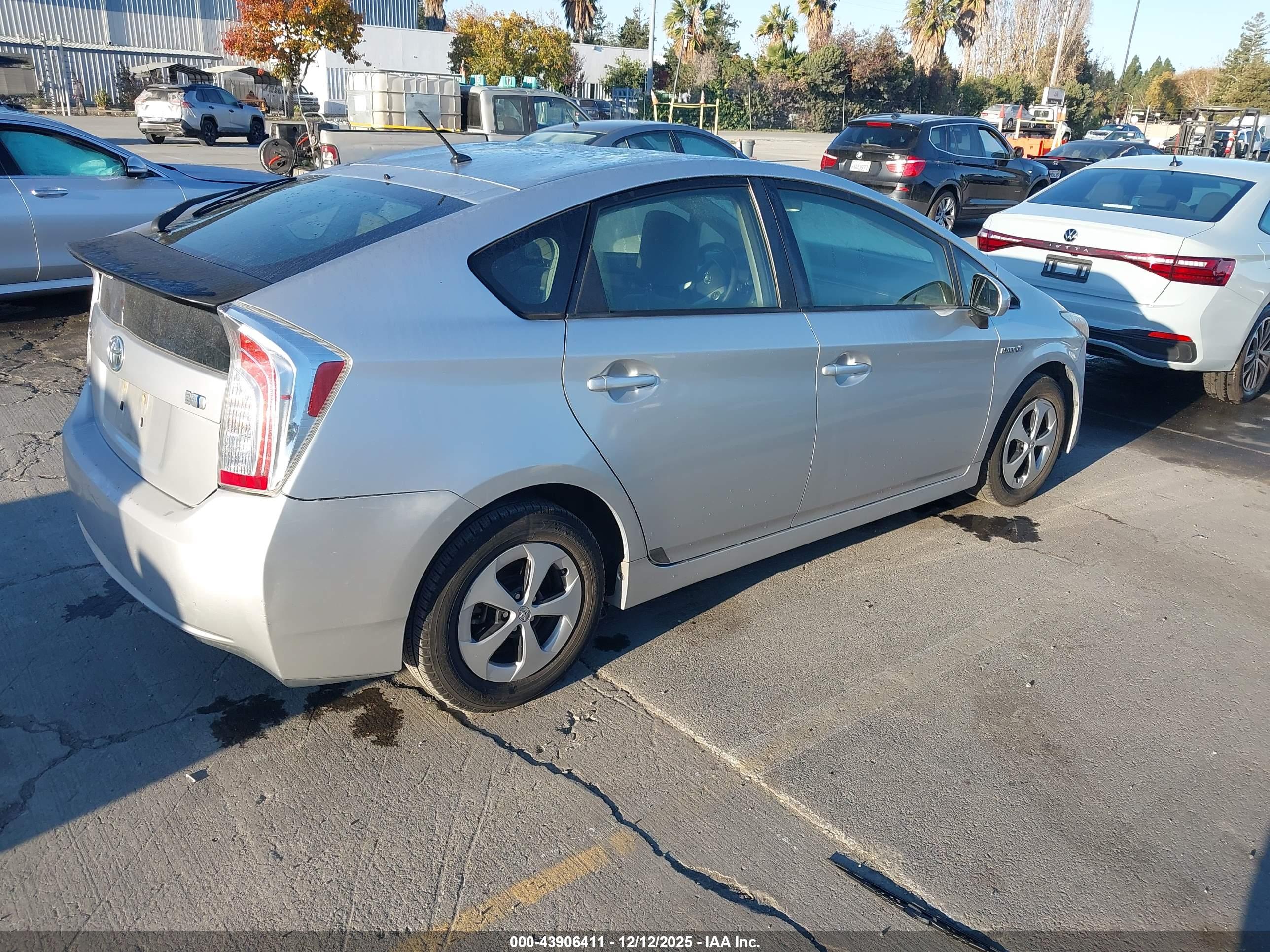 TOYOTA PRIUS image 4