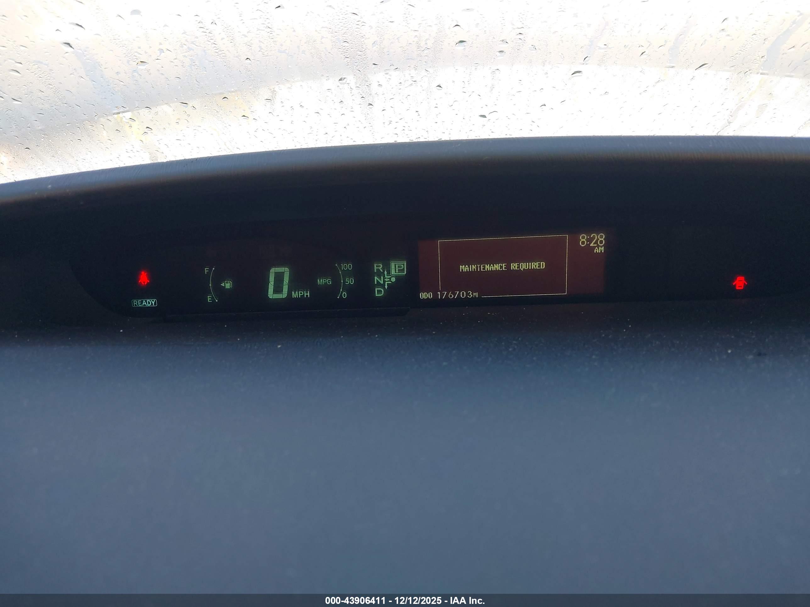 TOYOTA PRIUS image 7