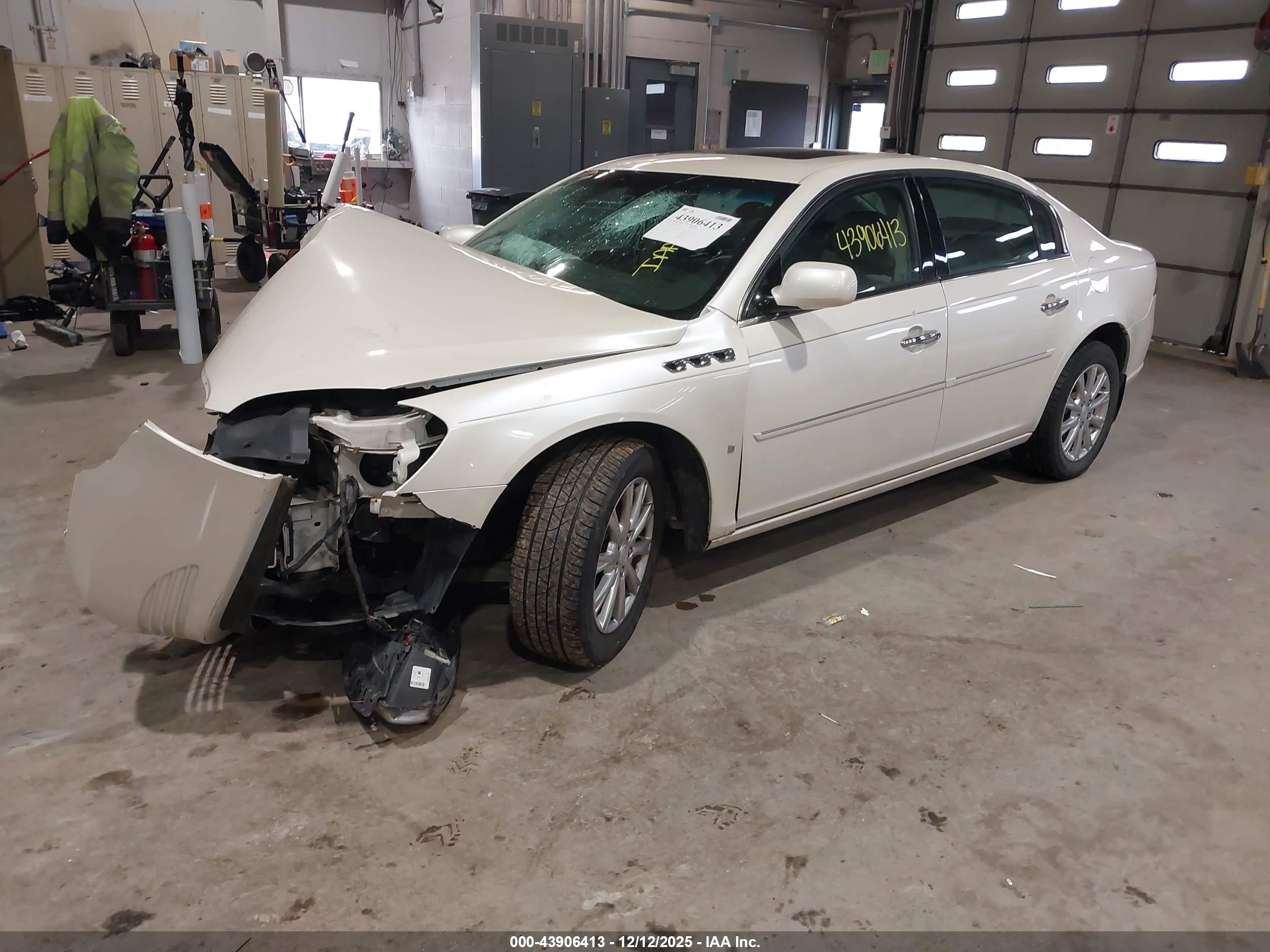 BUICK LUCERNE image 2