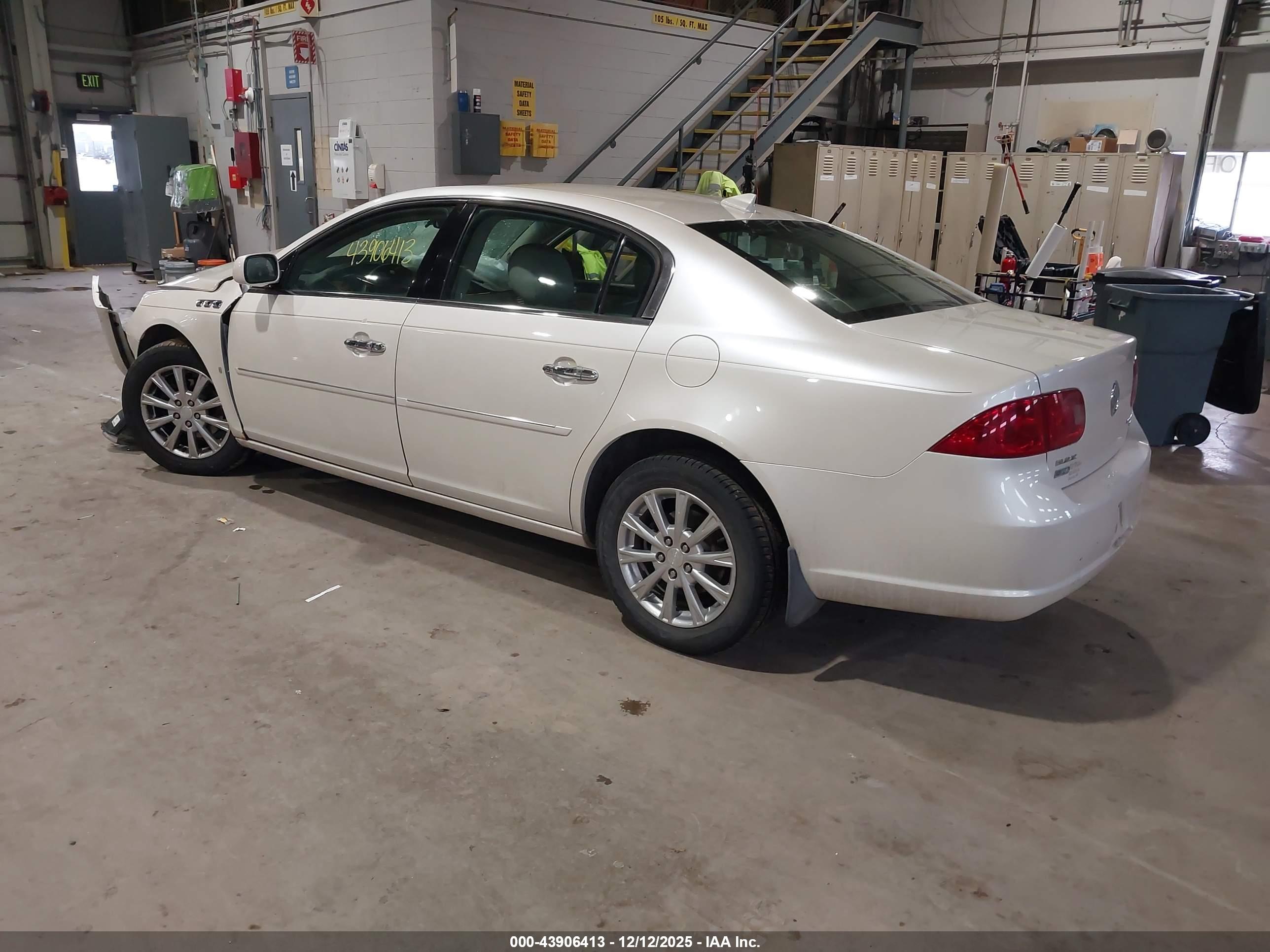 BUICK LUCERNE image 3