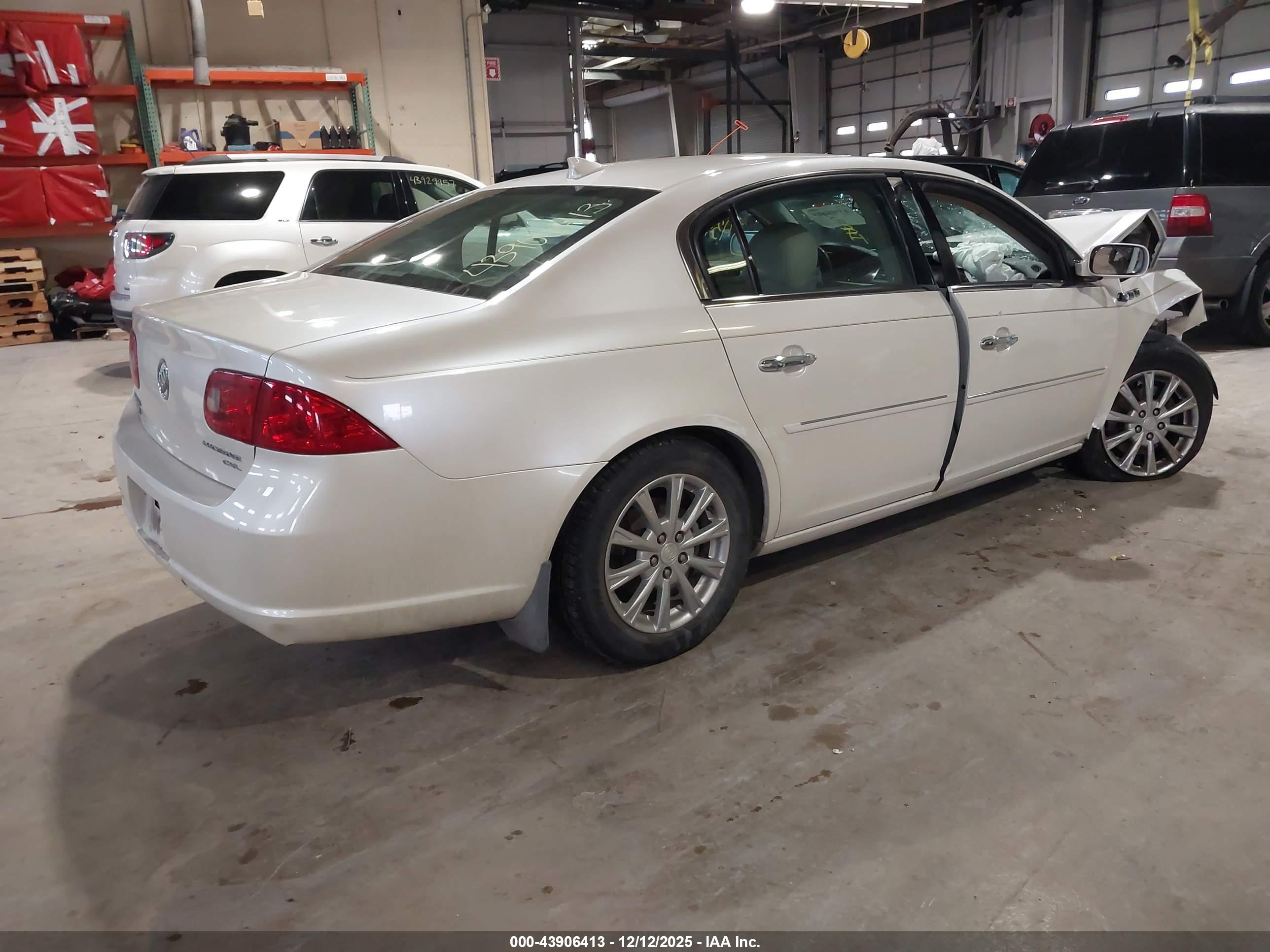 BUICK LUCERNE image 4