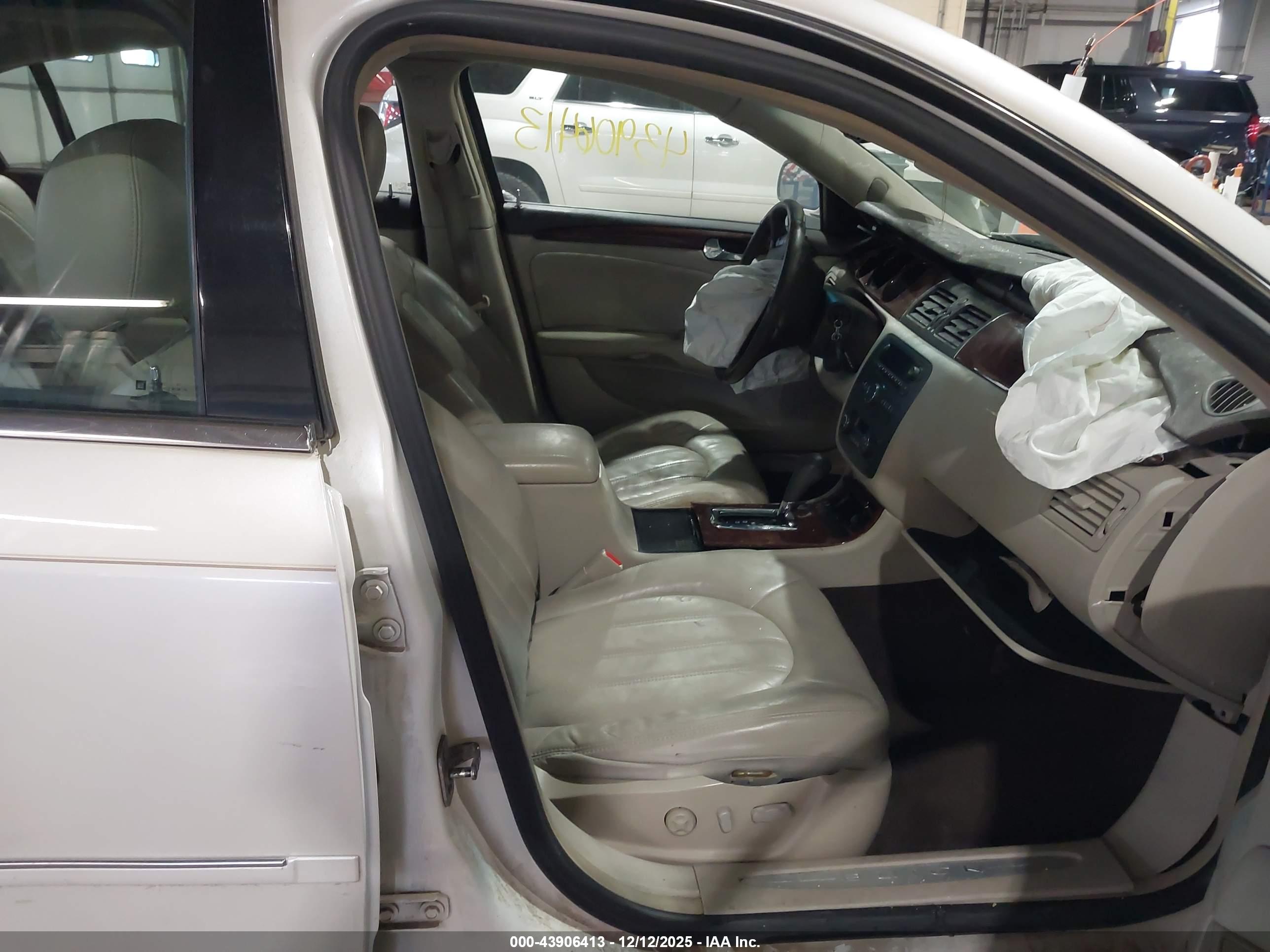 BUICK LUCERNE image 5