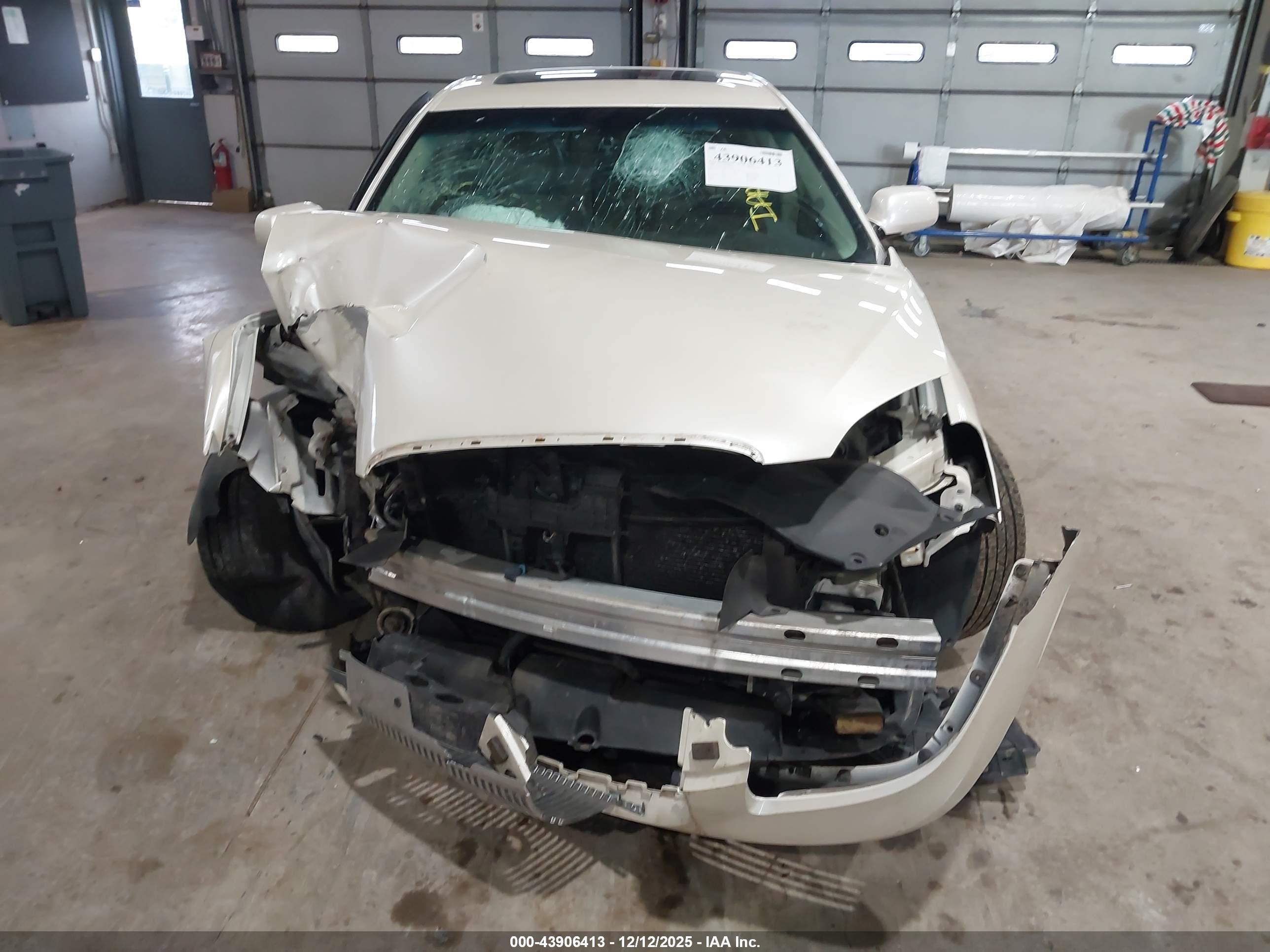 BUICK LUCERNE image 6