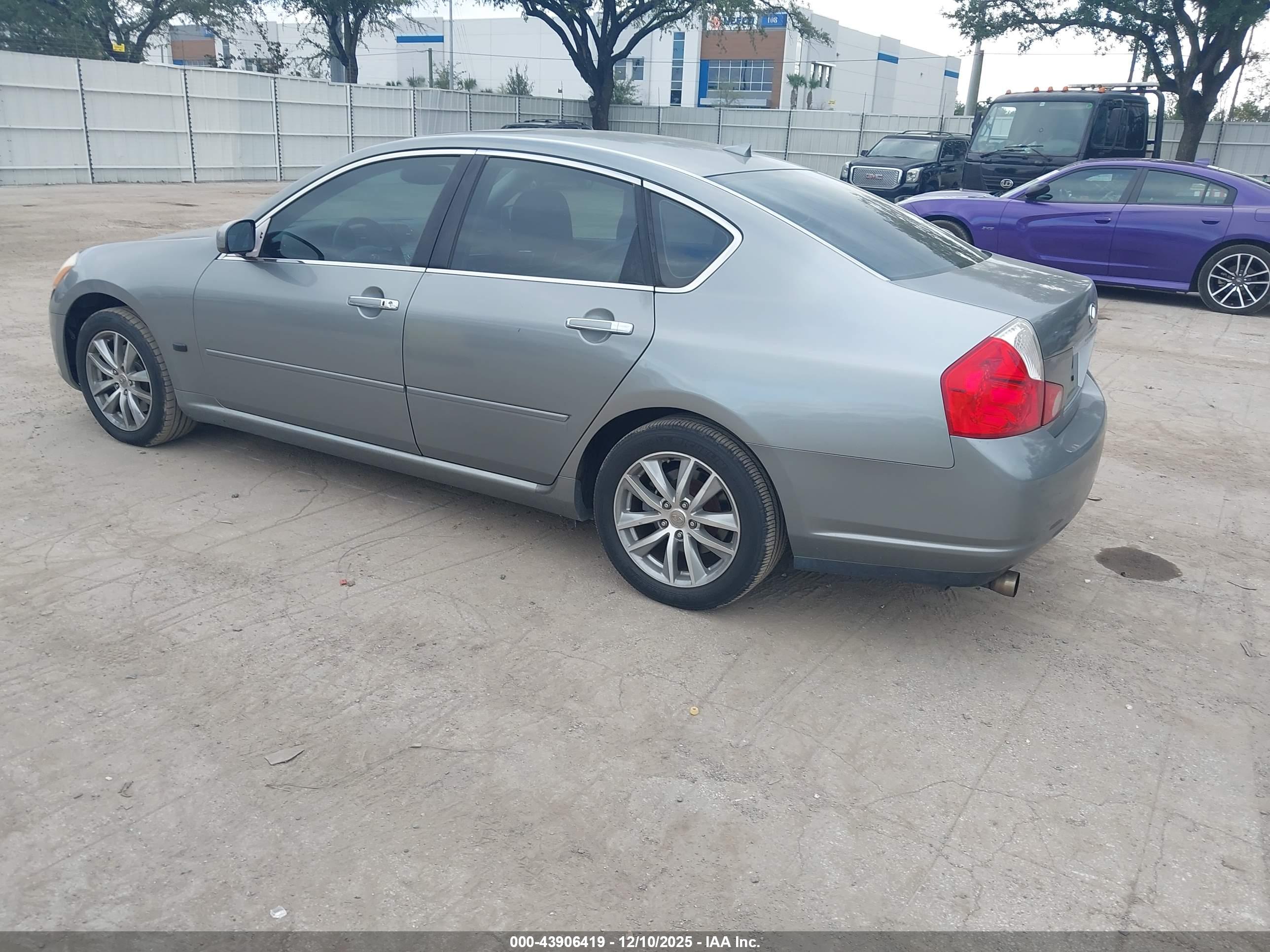 INFINITI M35 image 3
