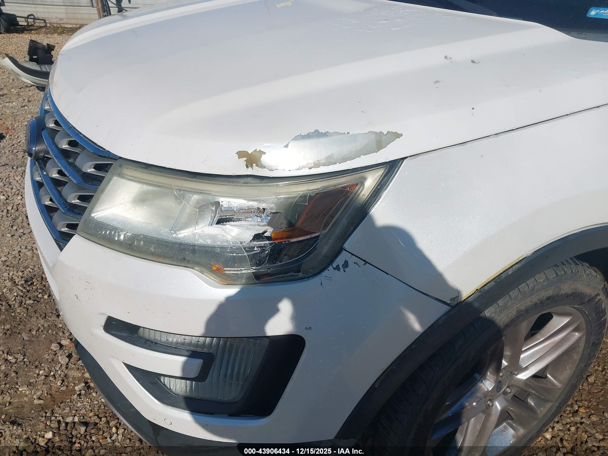 FORD EXPLORER image 6