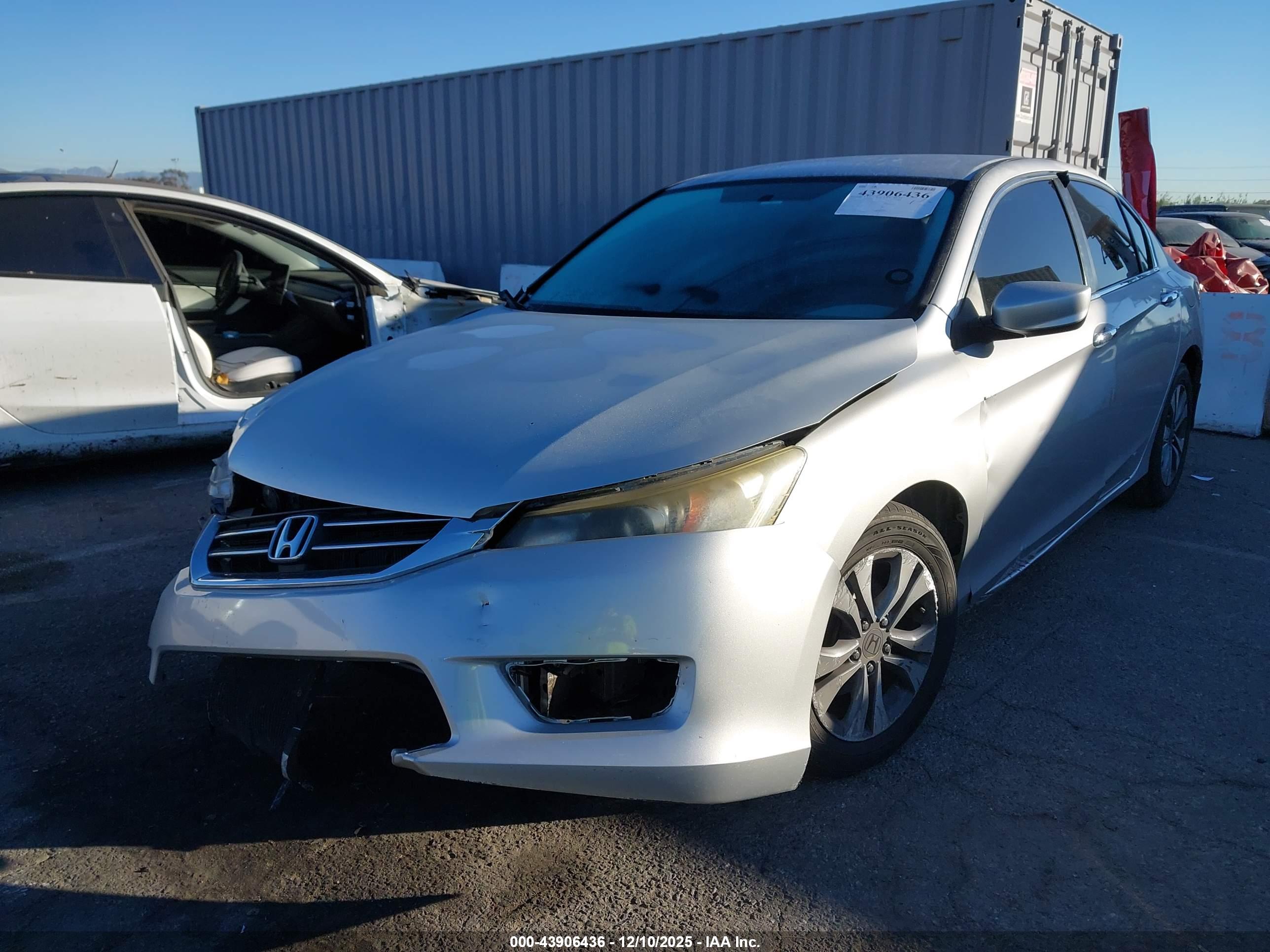 HONDA ACCORD image 2