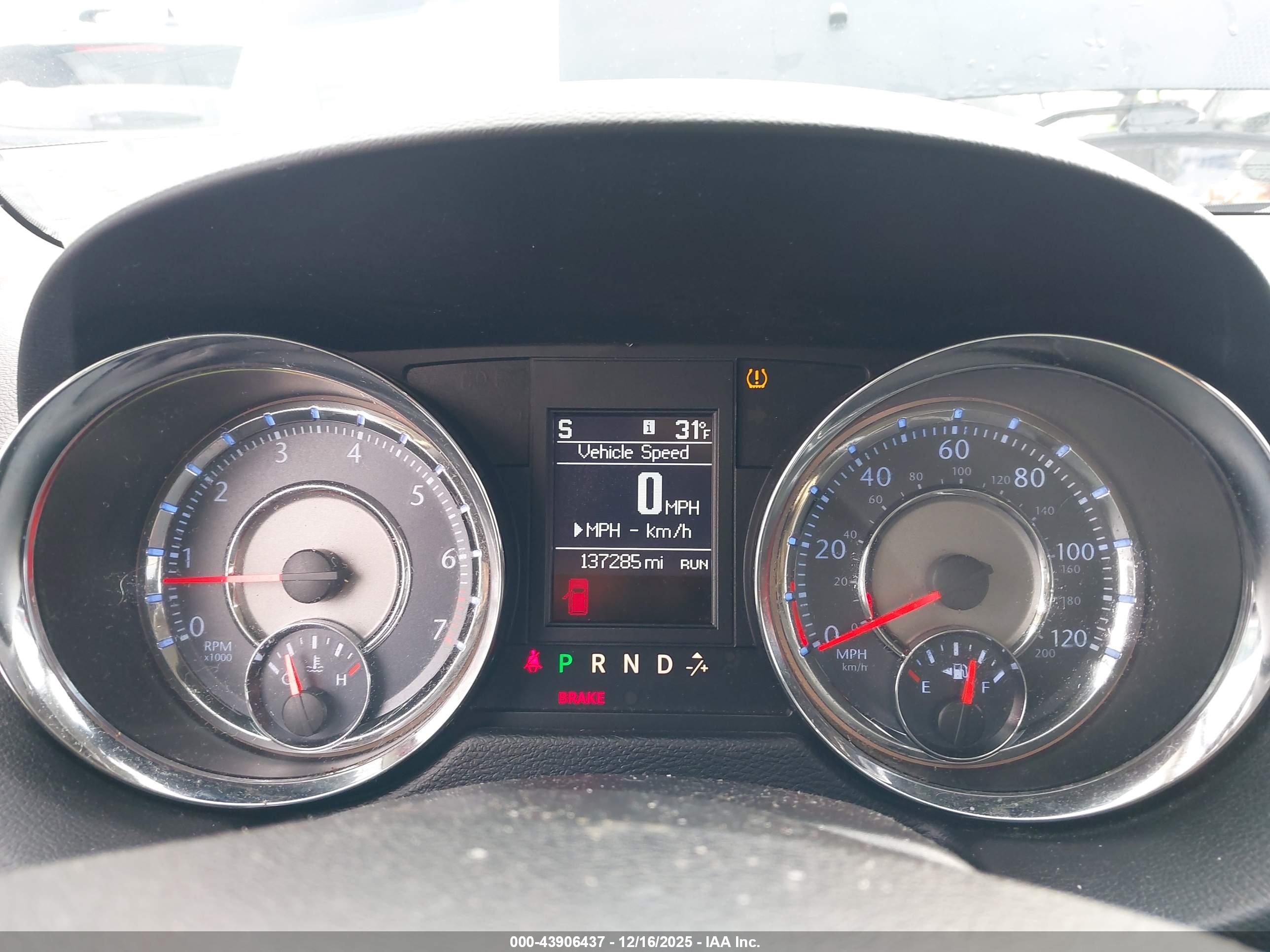 CHRYSLER TOWN image 7