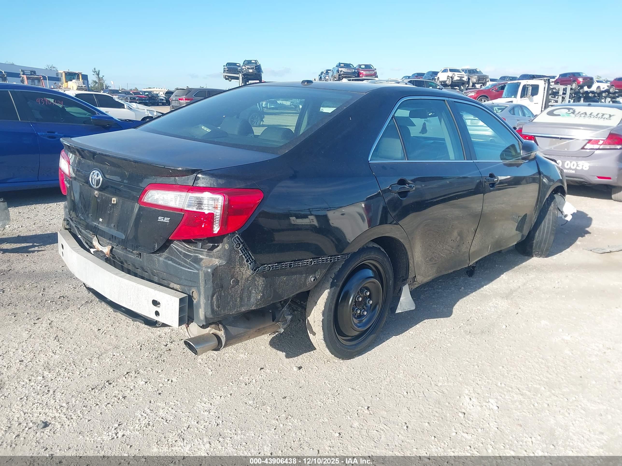 TOYOTA CAMRY image 4