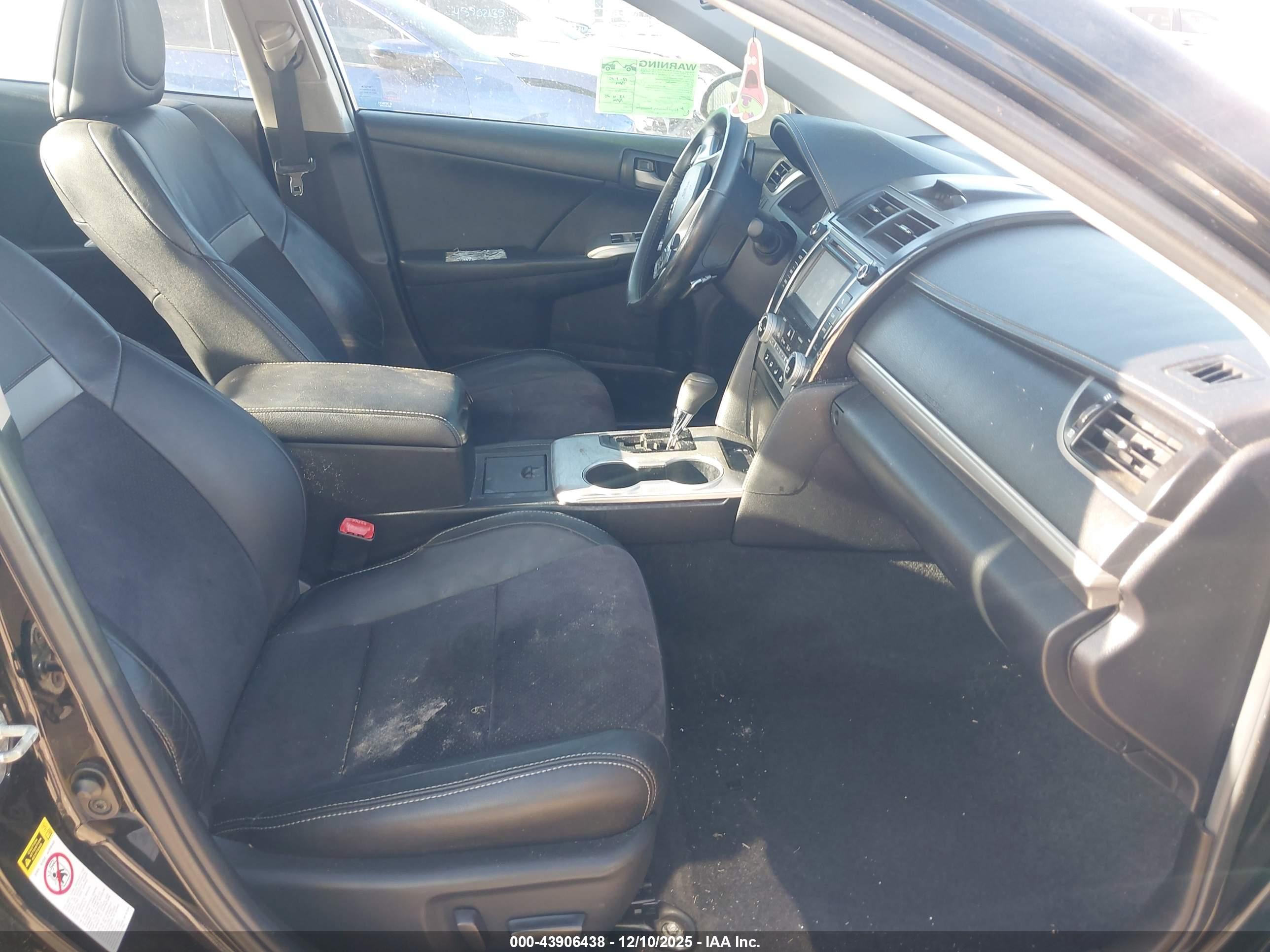 TOYOTA CAMRY image 5