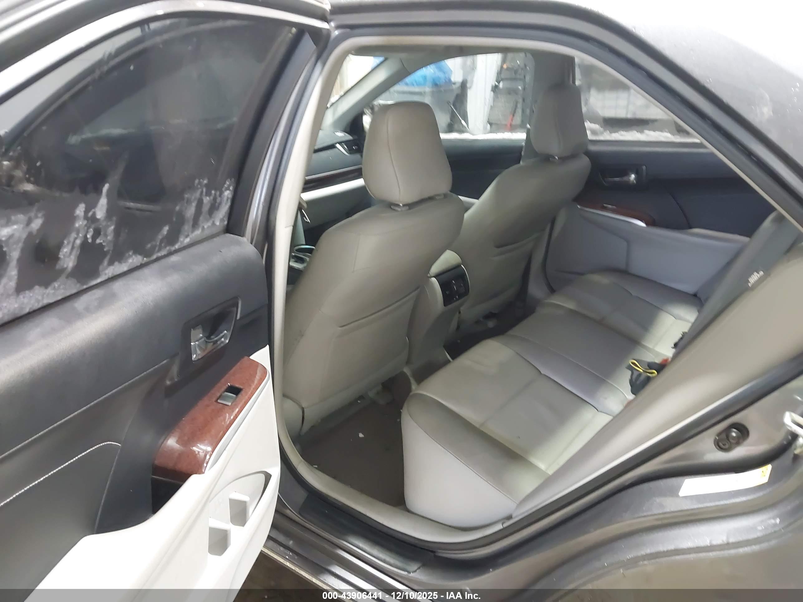 TOYOTA CAMRY image 8