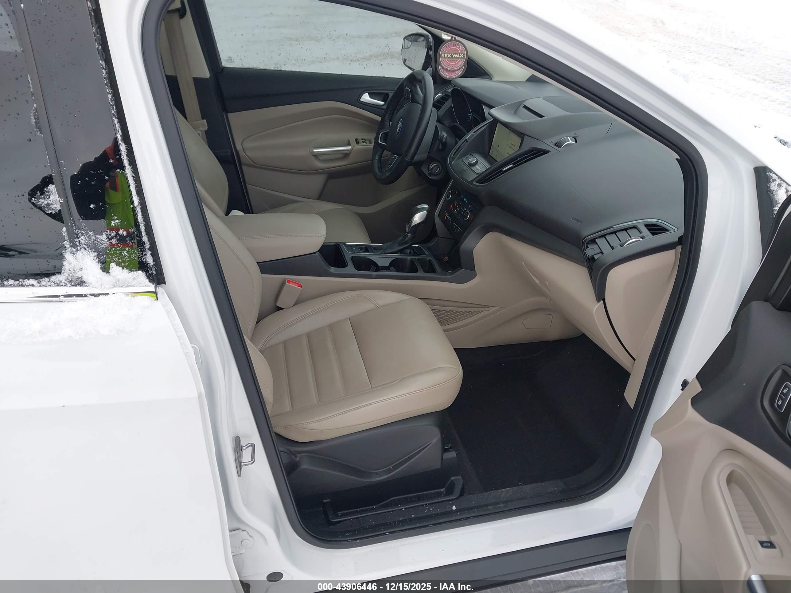 FORD ESCAPE image 5
