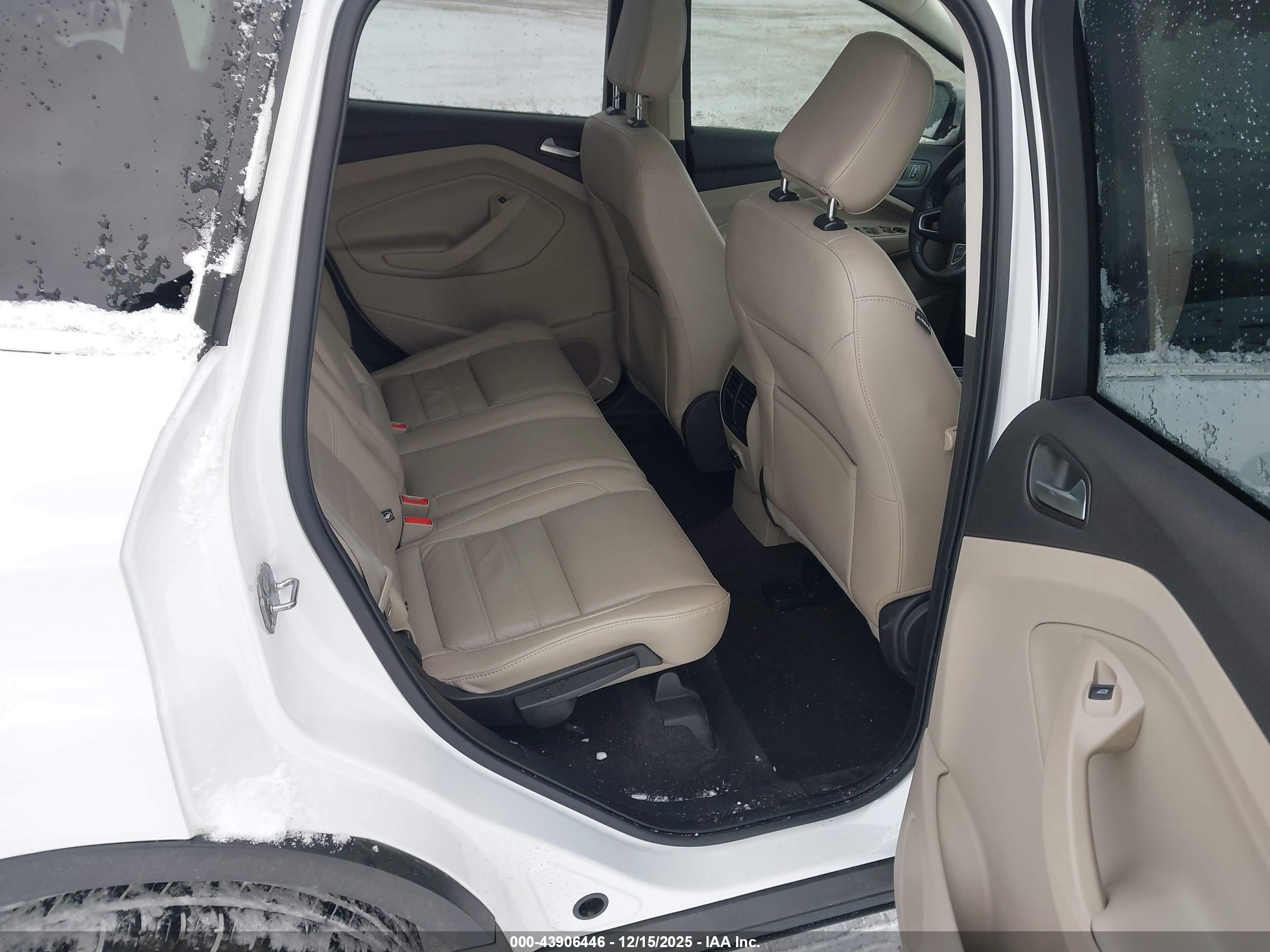 FORD ESCAPE image 8