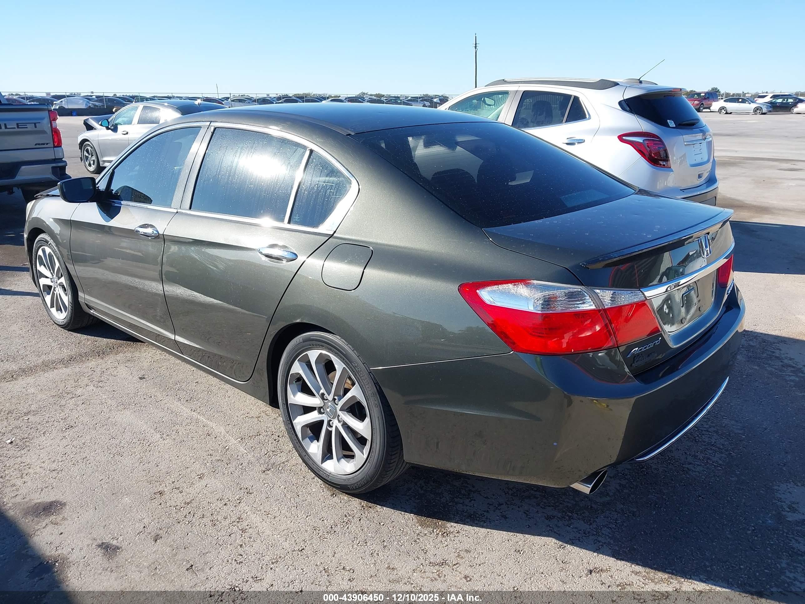 HONDA ACCORD image 3