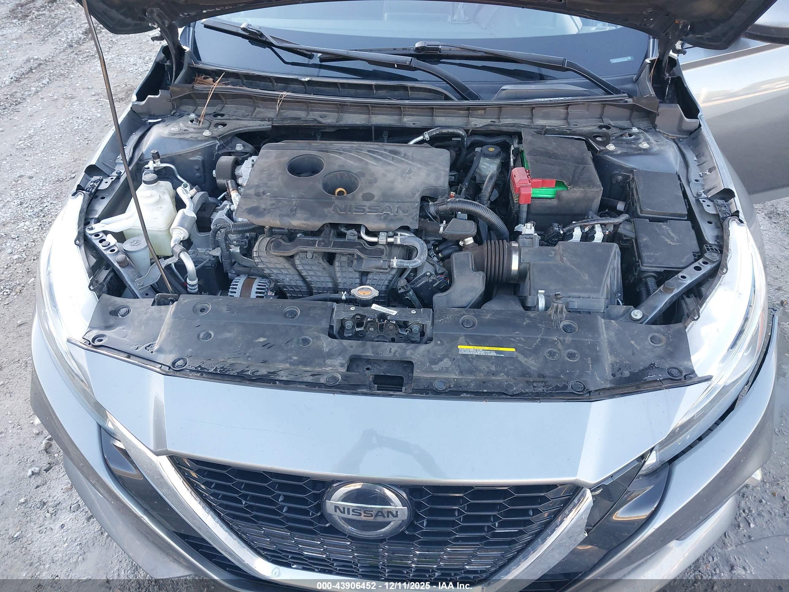 NISSAN ALTIMA image 10