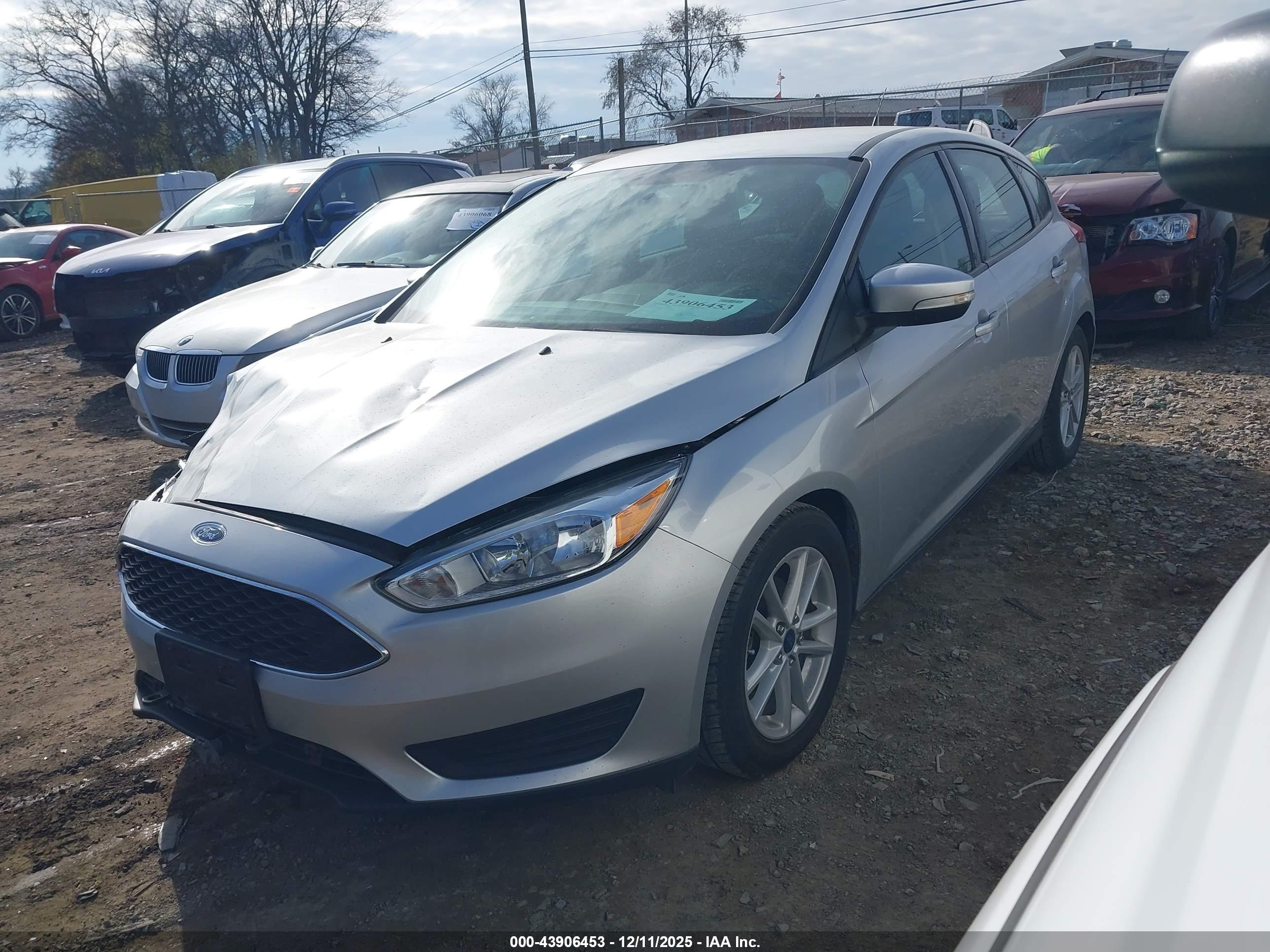 FORD FOCUS image 2