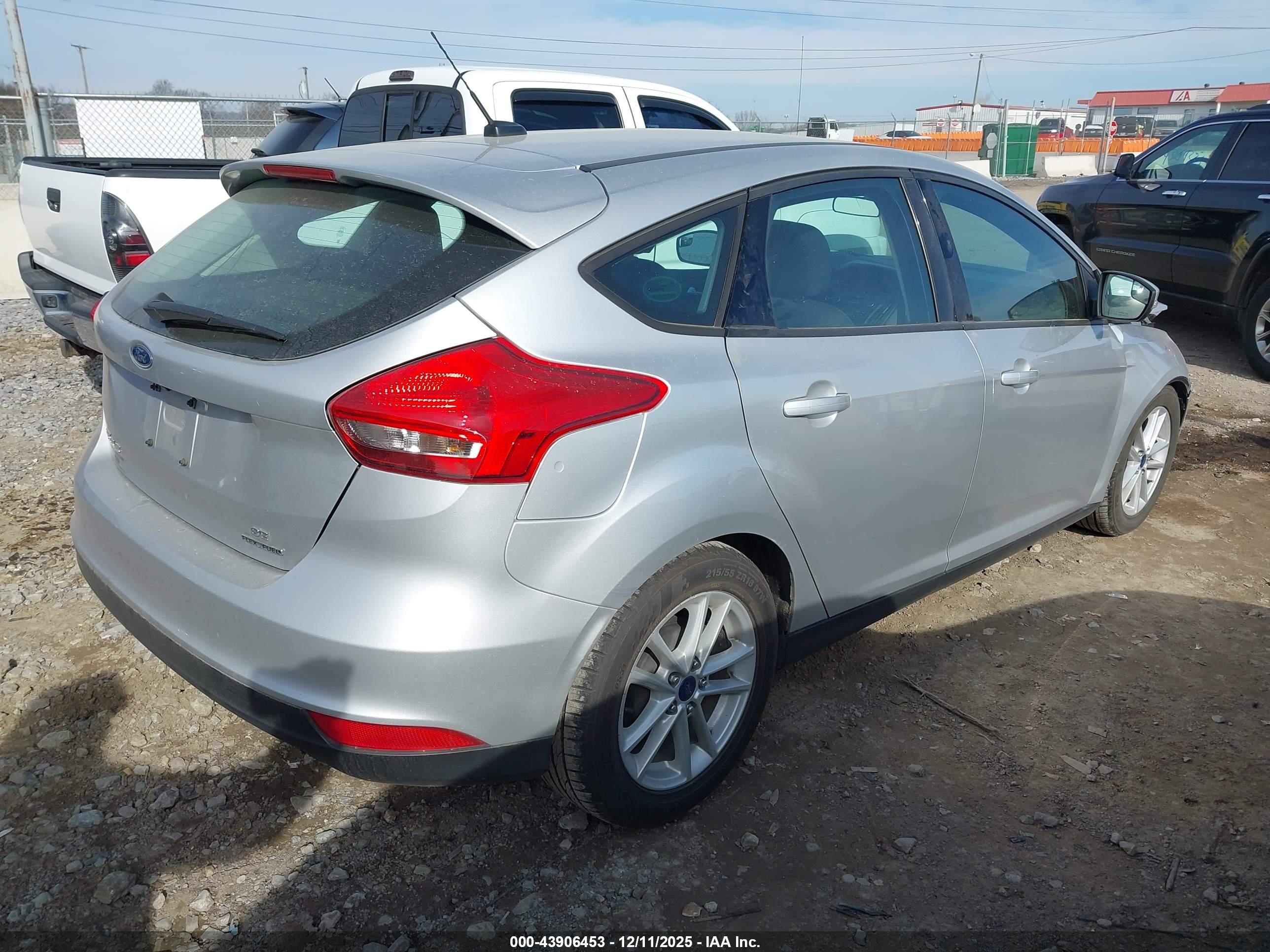 FORD FOCUS image 4