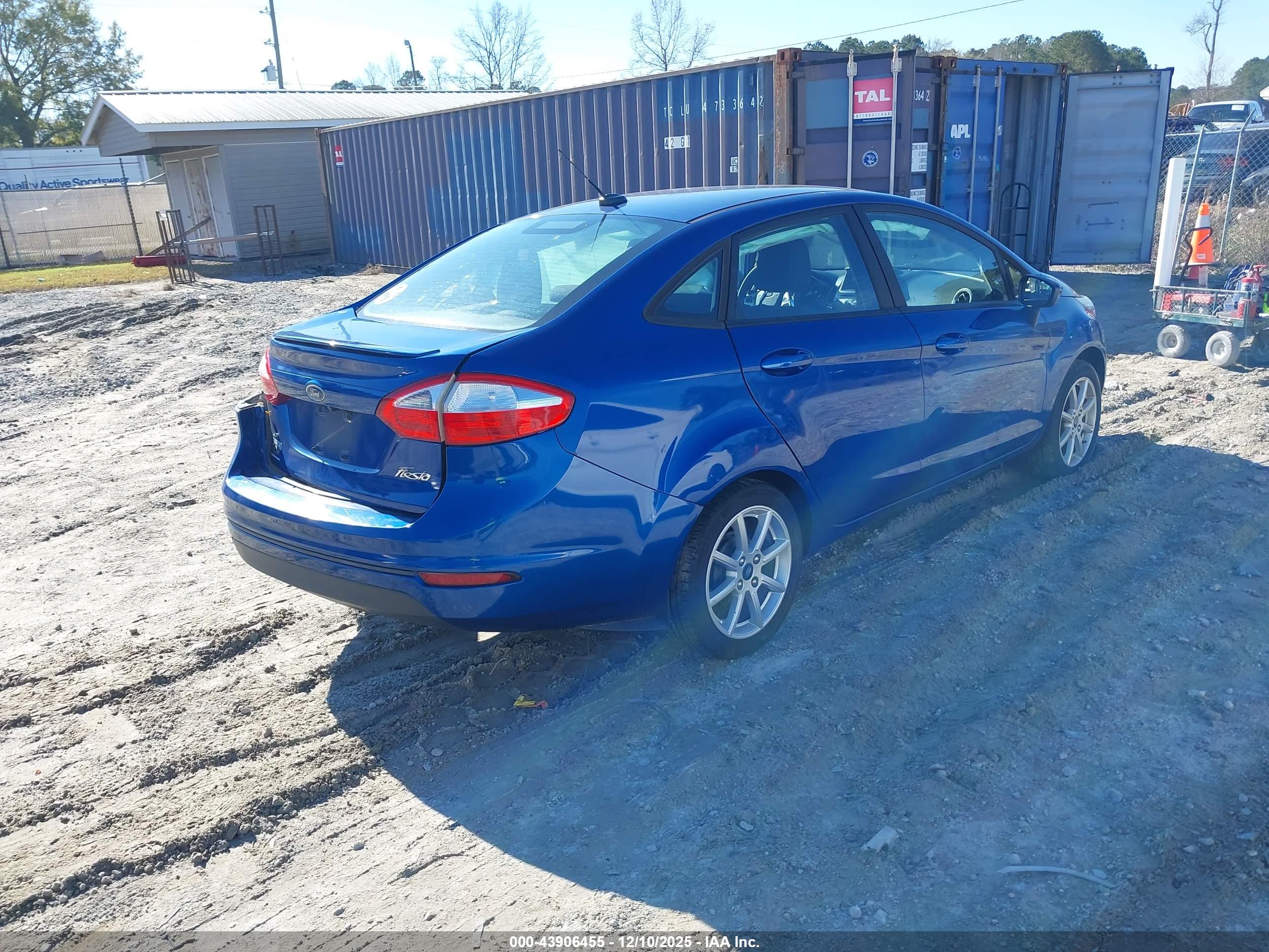 FORD FIESTA image 4