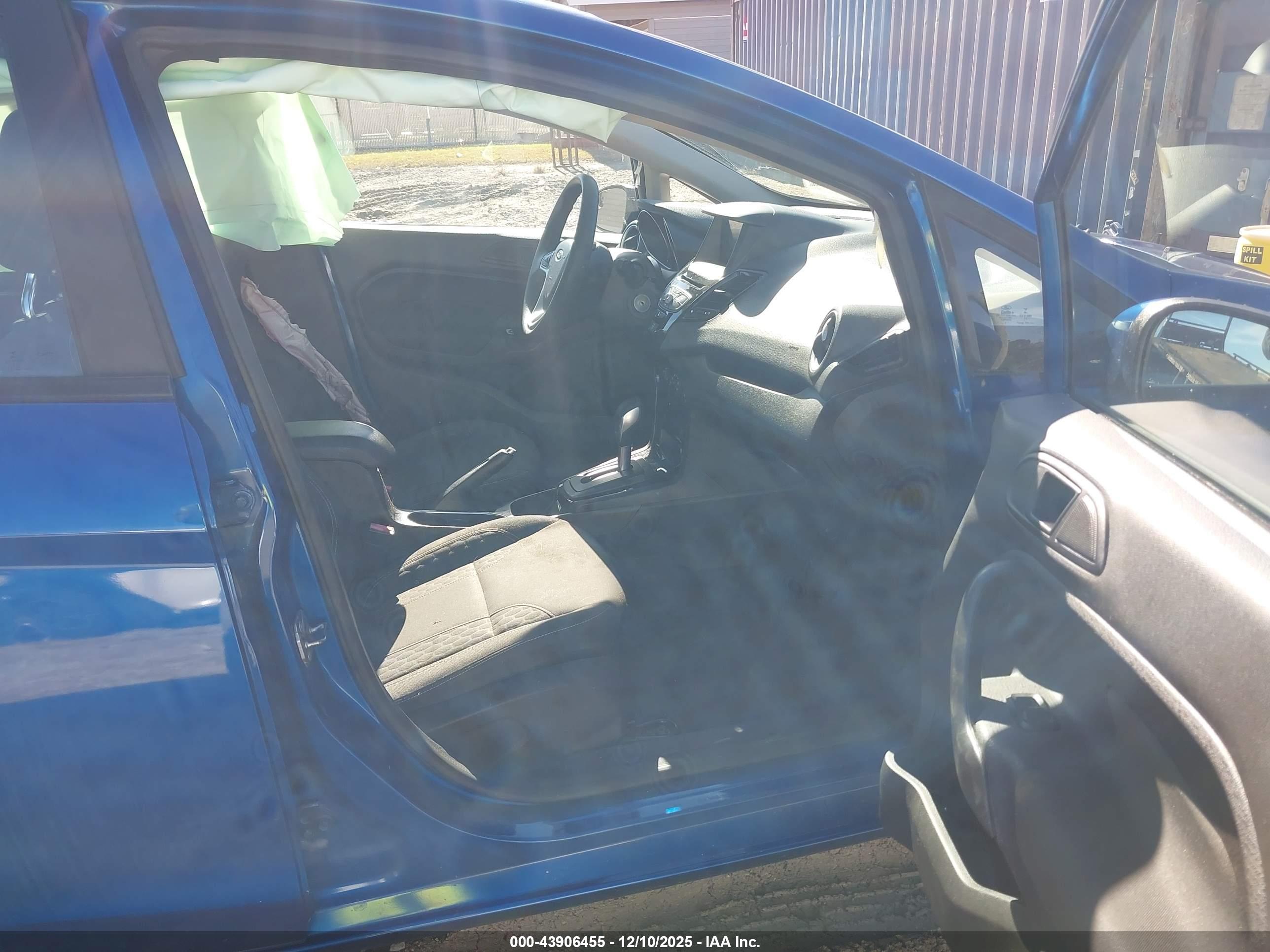 FORD FIESTA image 5